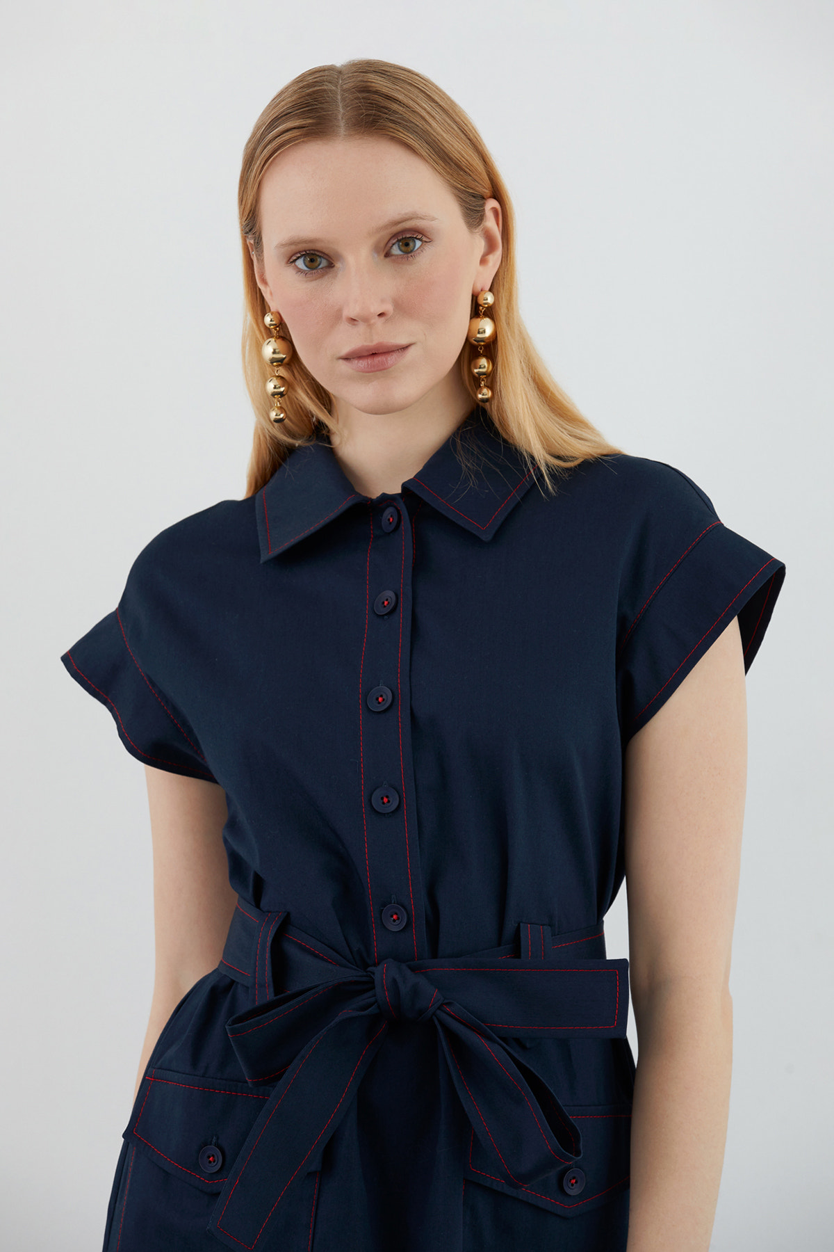 Yaka Gömlek Formunda Düğme Detaylı Maxi Elbise