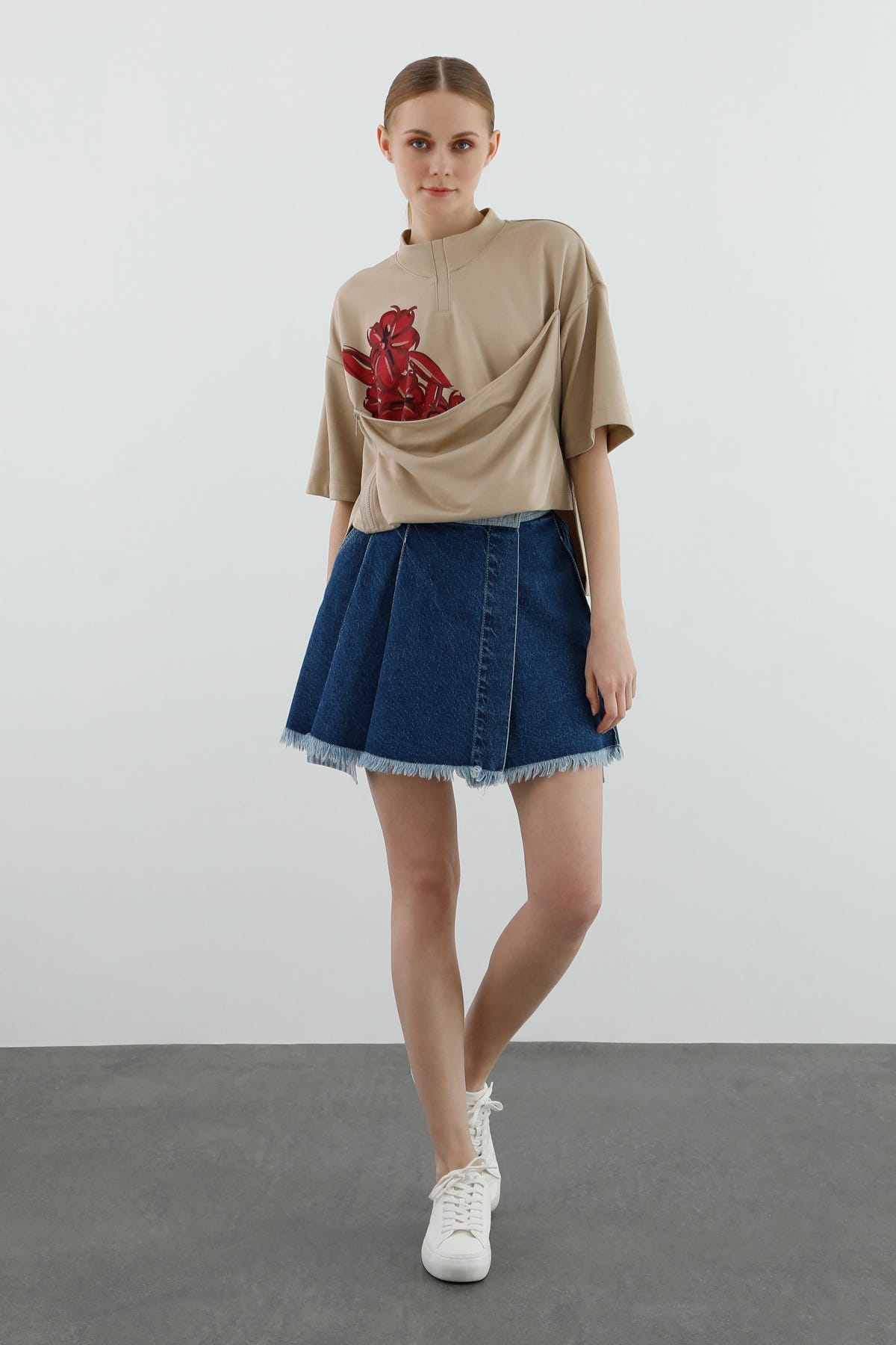 Balıkçı Yaka Baskılı Kısa Kollu T-shirt