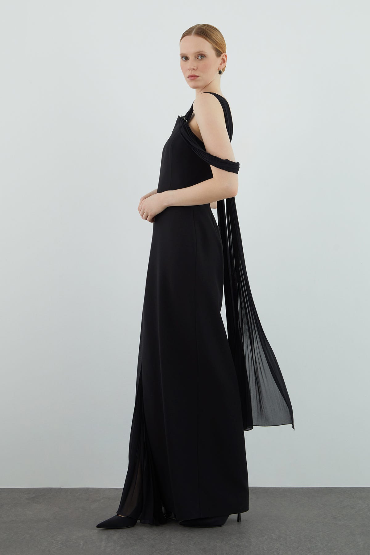 Boncuk İşlemeli Uzun Elbise