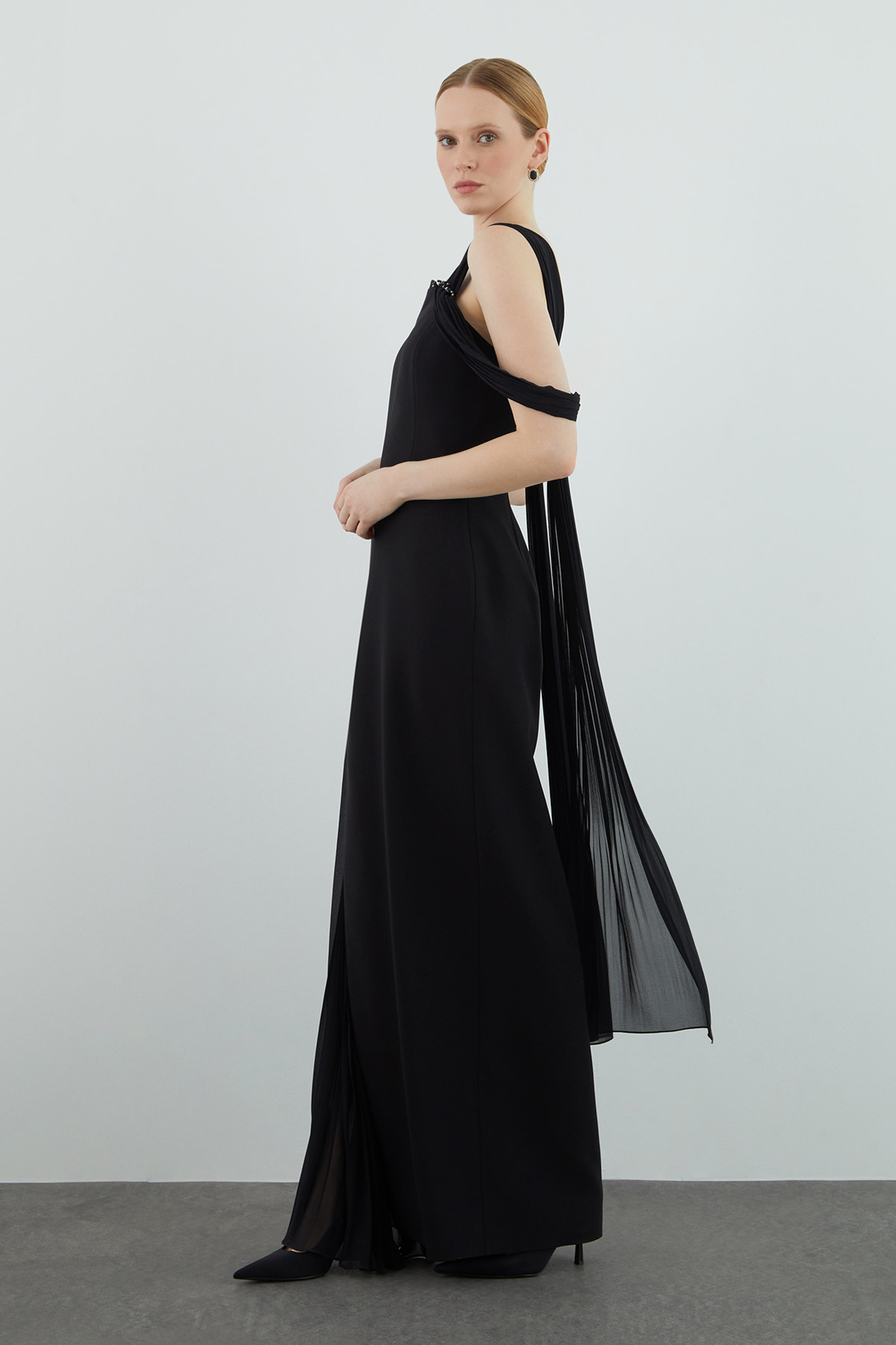 Boncuk İşlemeli Uzun Elbise