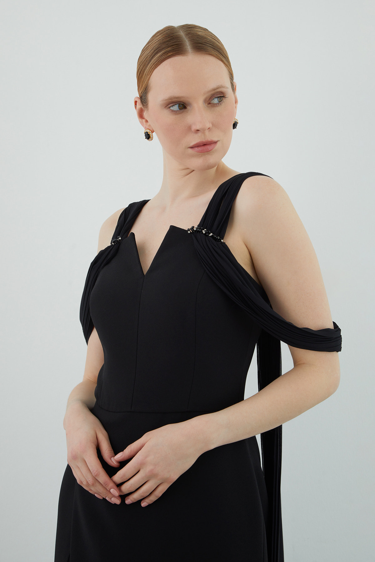 Boncuk İşlemeli Uzun Elbise