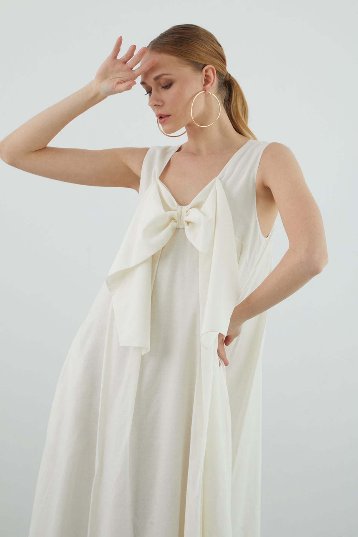 Fiyonk Detaylı Astarlı Maxi Elbise