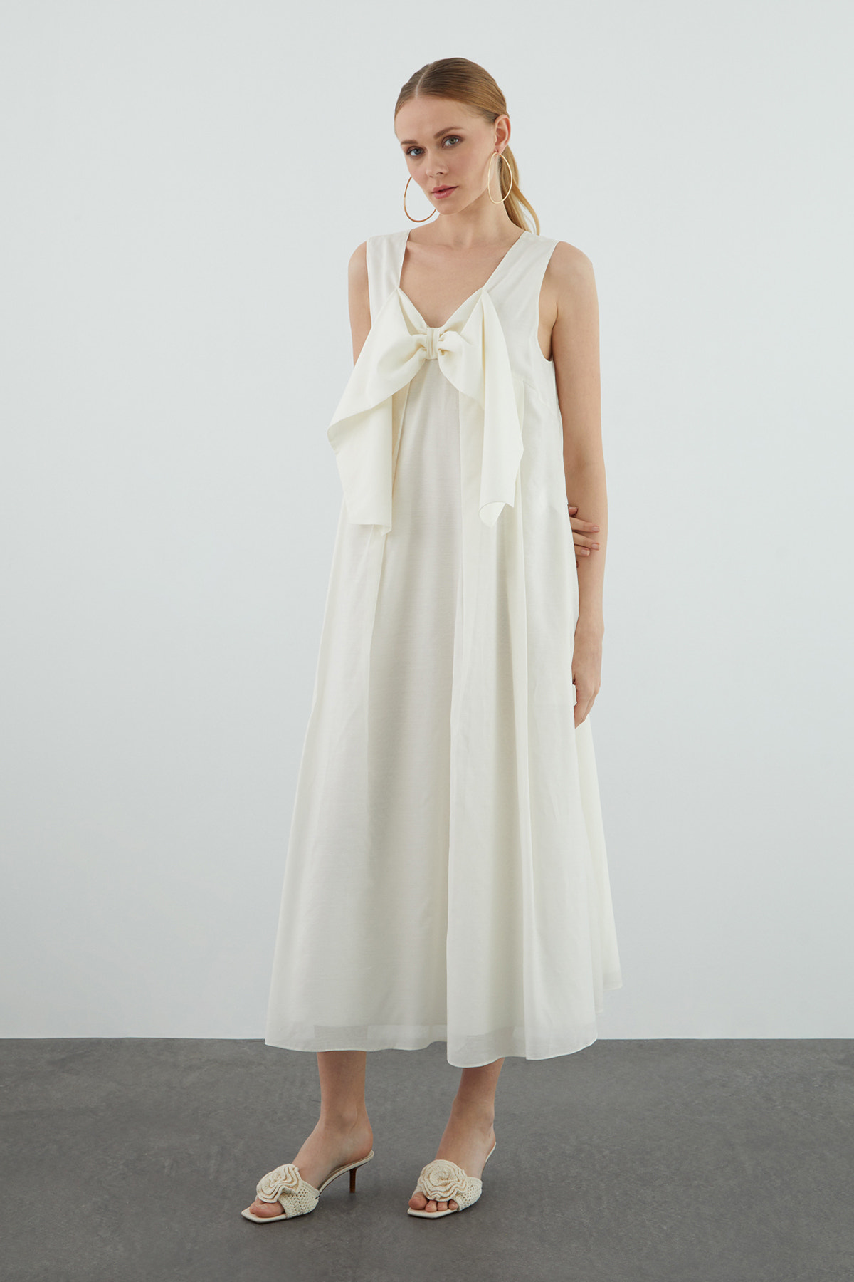 Fiyonk Detaylı Astarlı Maxi Elbise