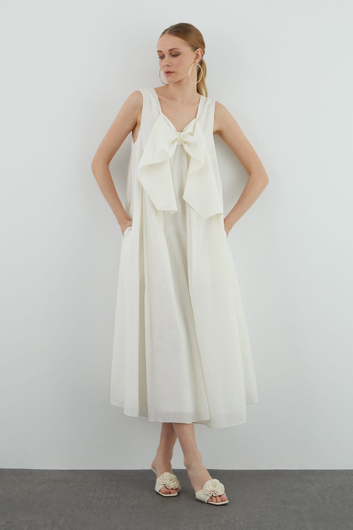 Fiyonk Detaylı Astarlı Maxi Elbise