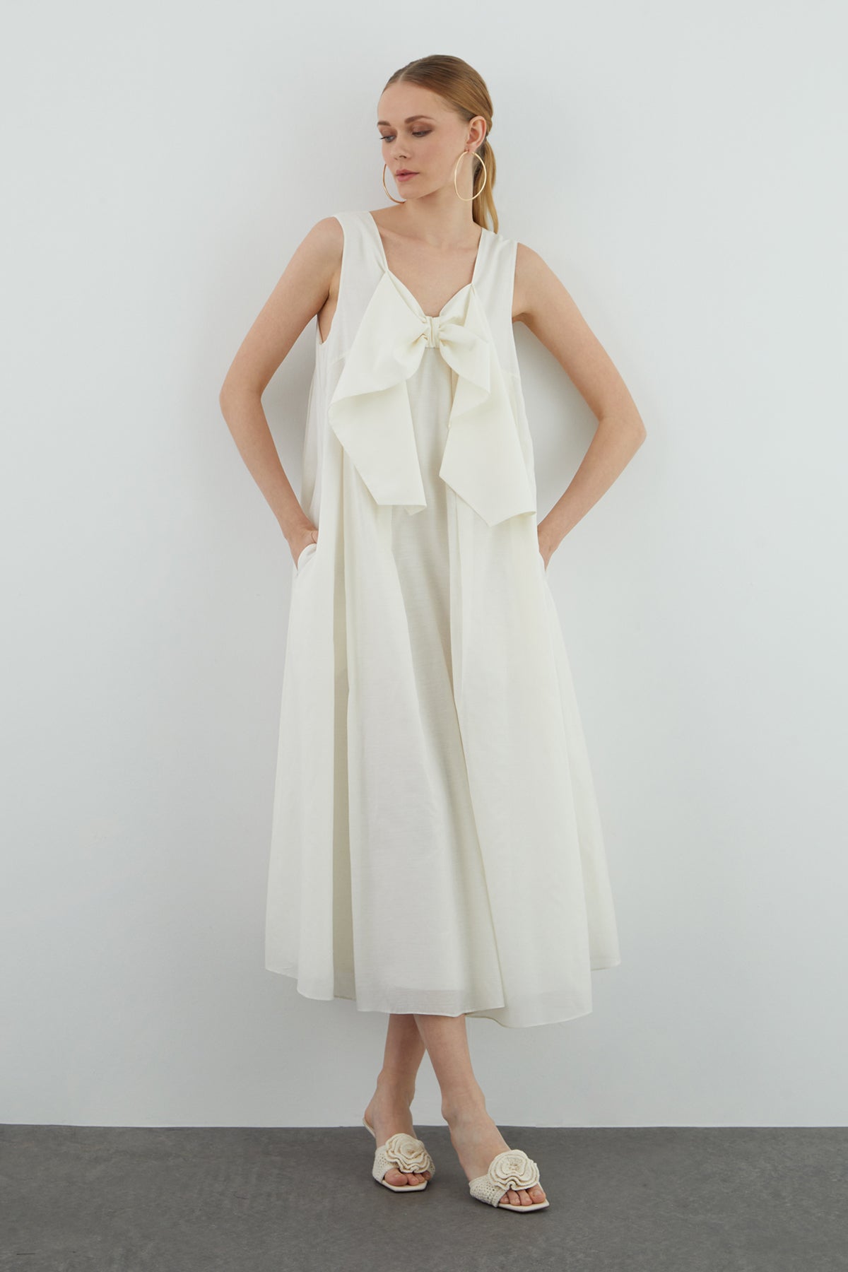 Fiyonk Detaylı Astarlı Maxi Elbise