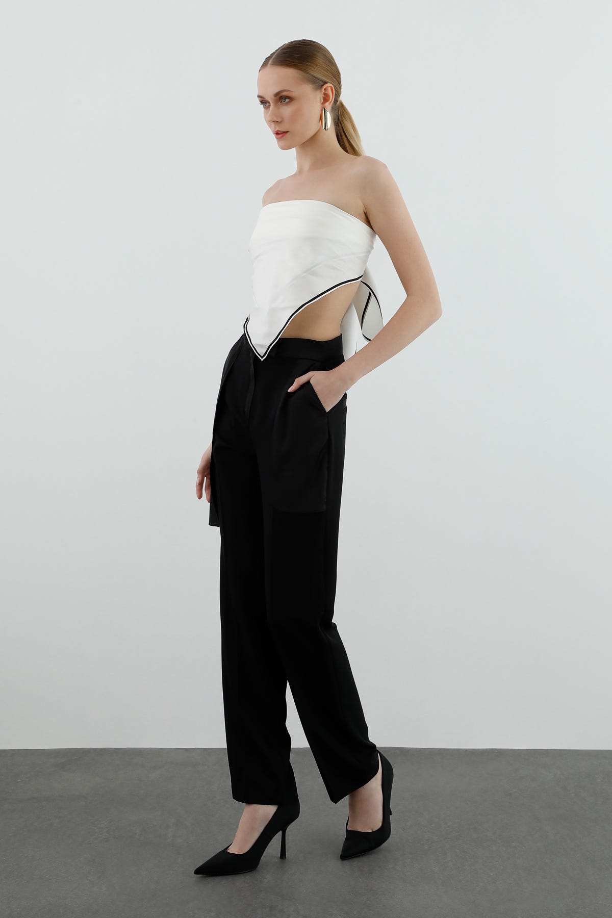 Kemer Detaylı Yanlardan Cepli Pantolon