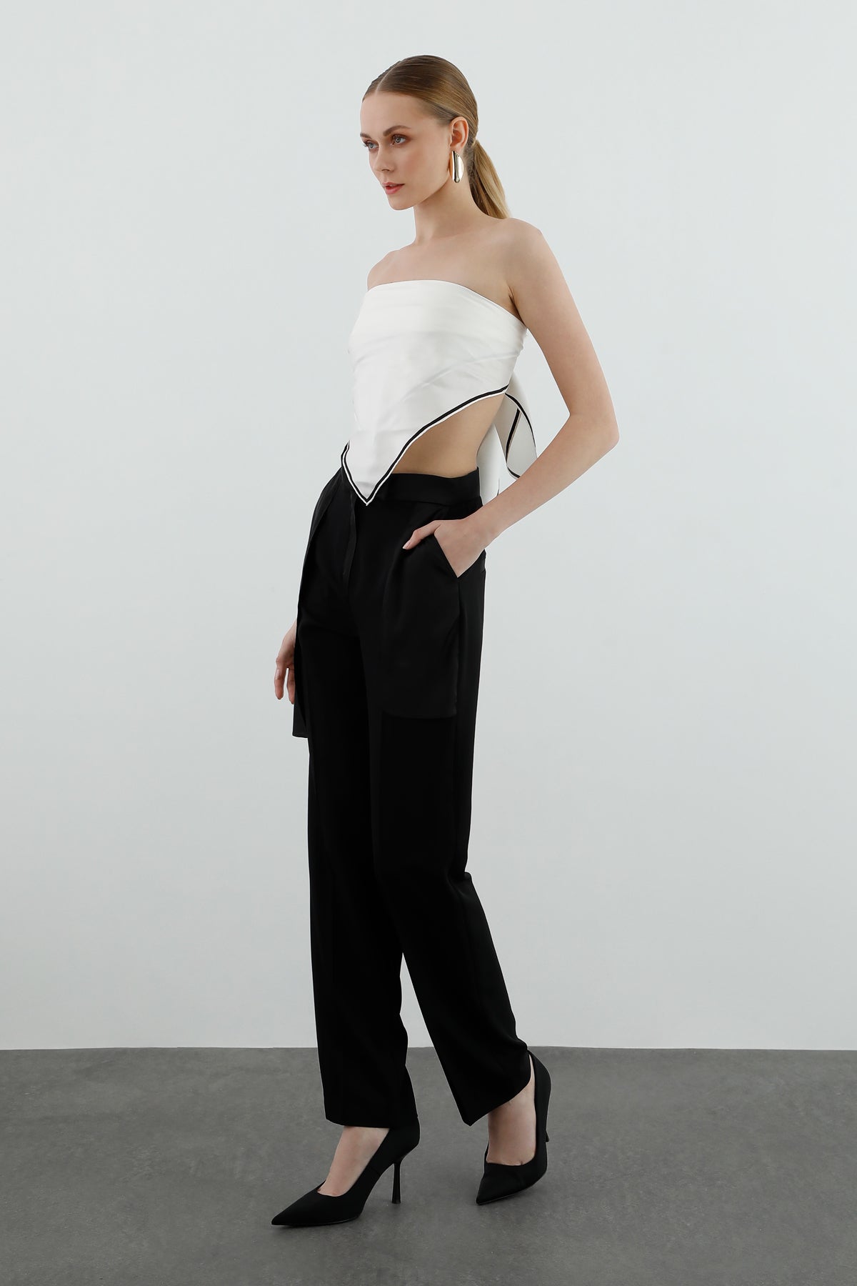 Kemer Detaylı Yanlardan Cepli Pantolon