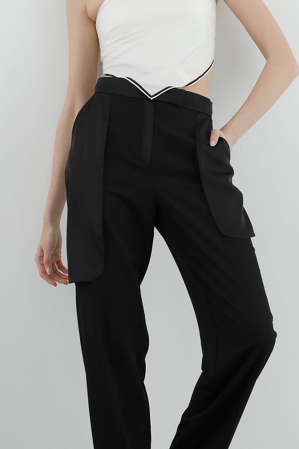Kemer Detaylı Yanlardan Cepli Pantolon