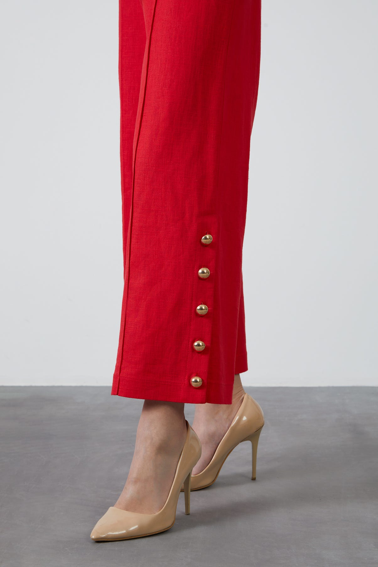 Kuşak Detaylı Paçası Düğmeli Bol Paça Keten Pantolon