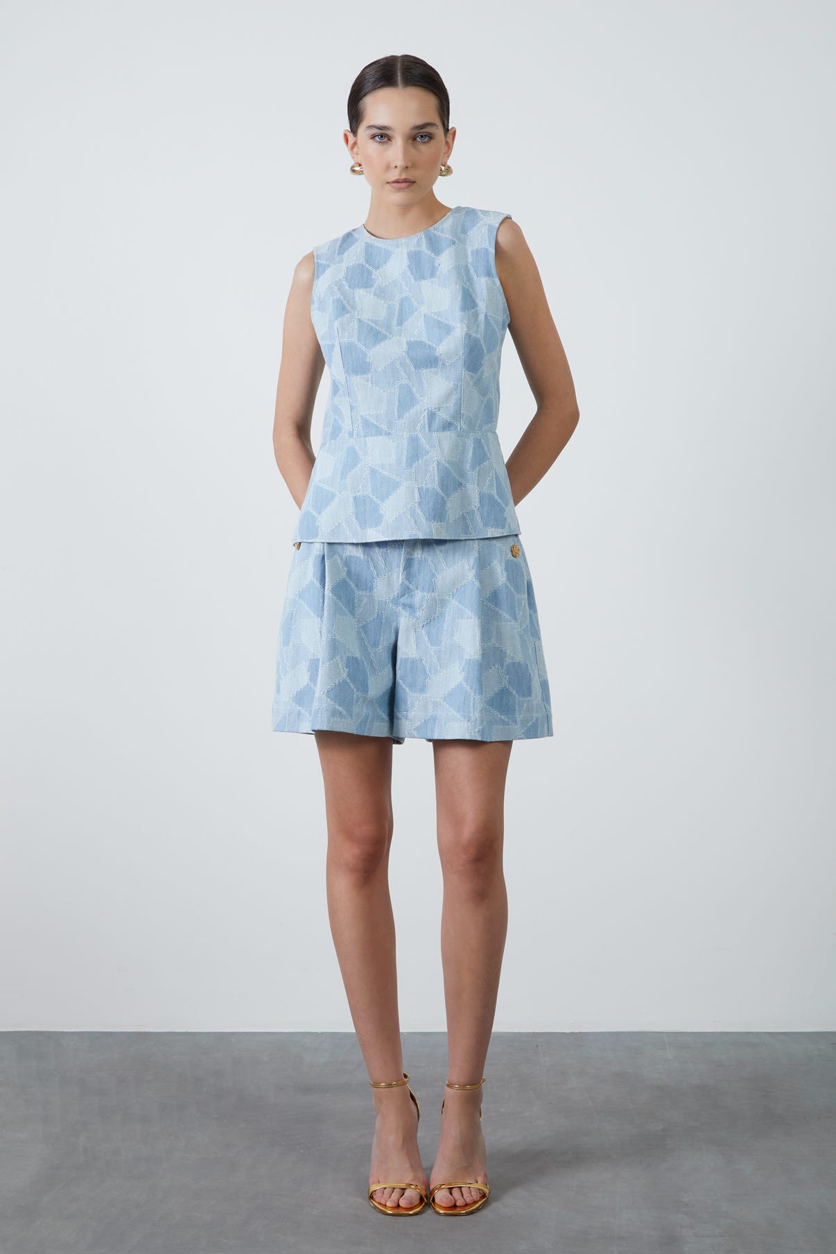 Arkası Ayarlanalabilir Geometrik Desenli Bluz