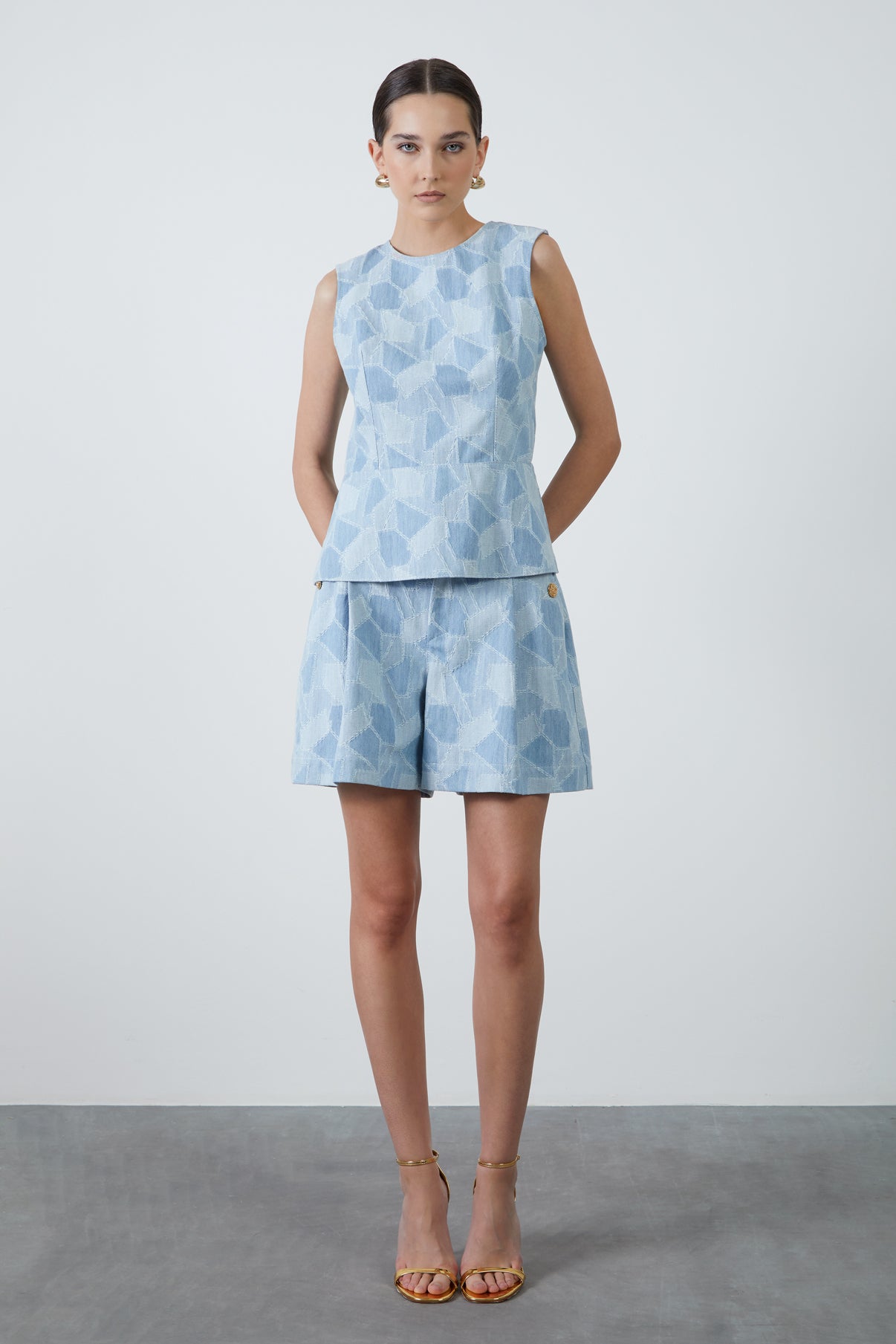 Arkası Ayarlanalabilir Geometrik Desenli Bluz