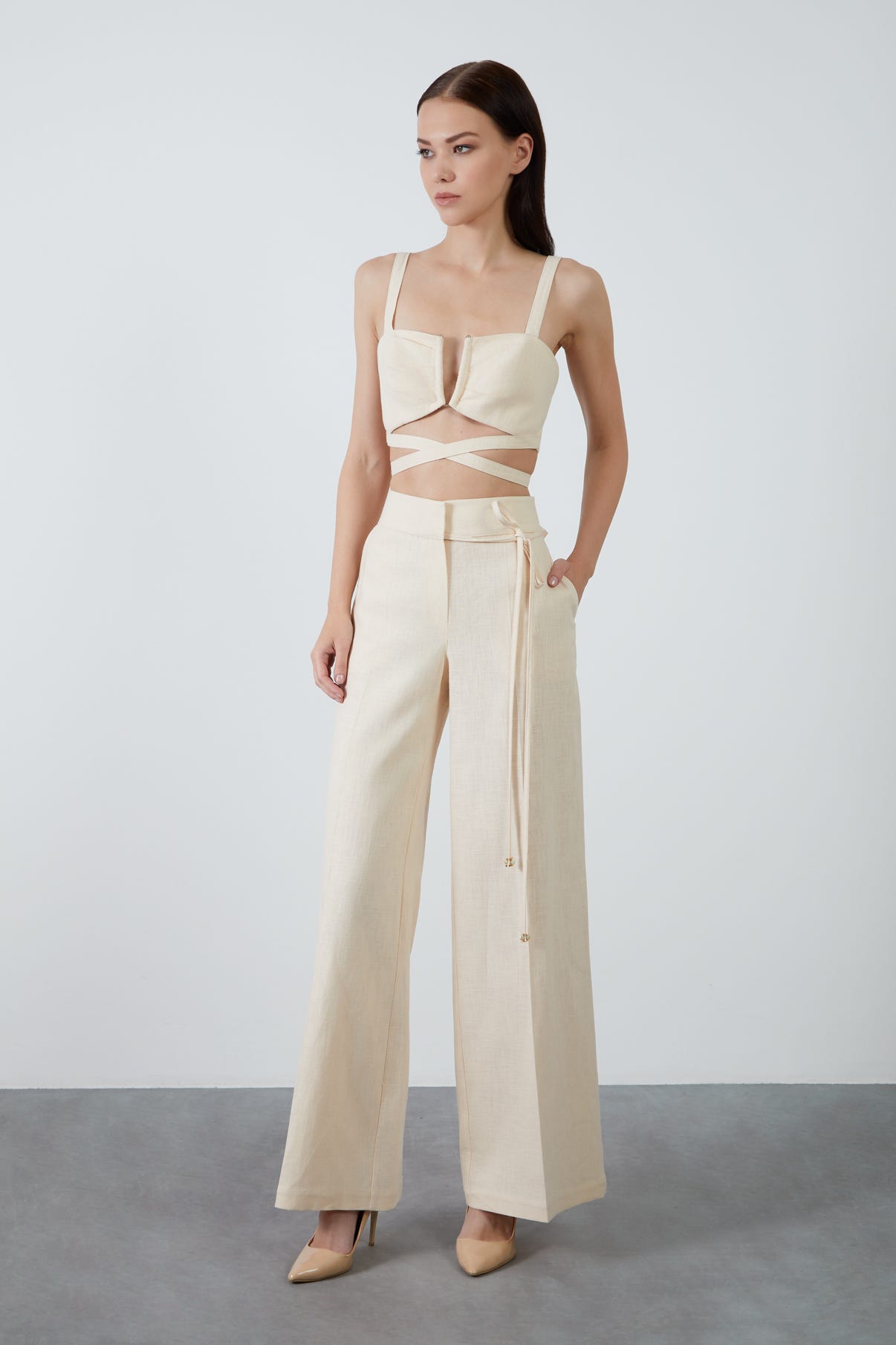 Belden Bağlanabilir Askılı Büstiyer