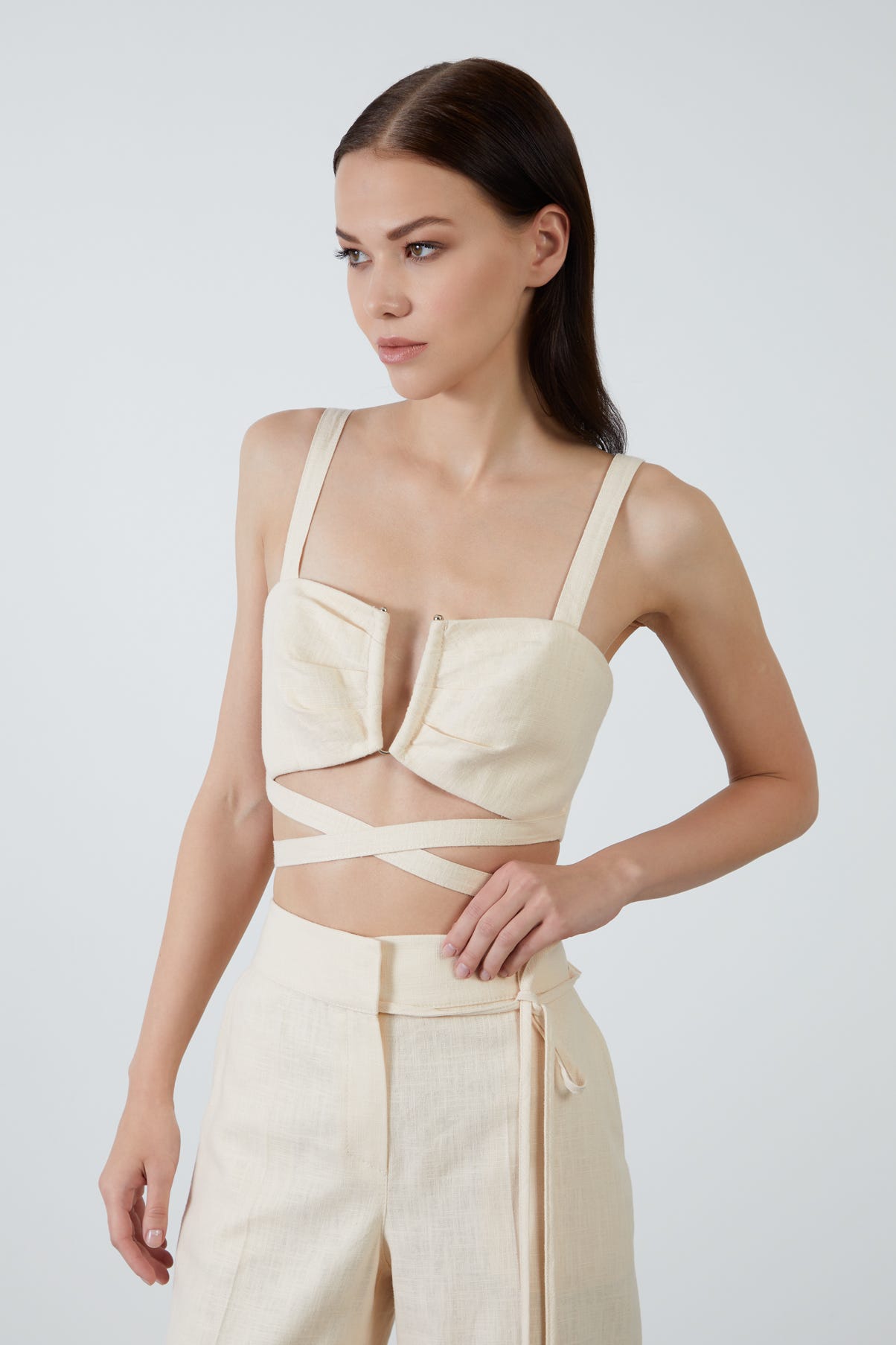 Belden Bağlanabilir Askılı Büstiyer