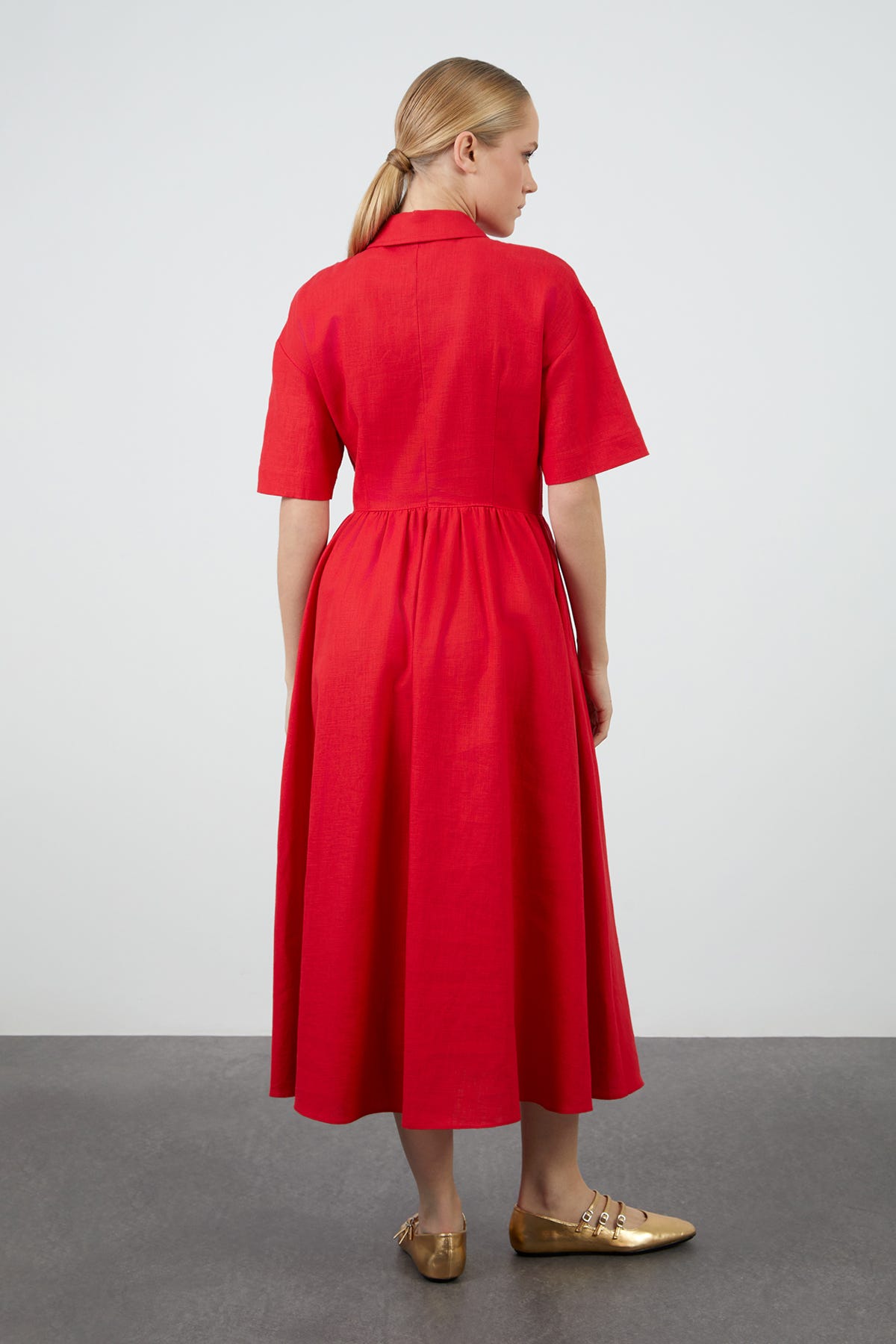 Gold Düğme Detaylı Maxi Boy Keten Elbise