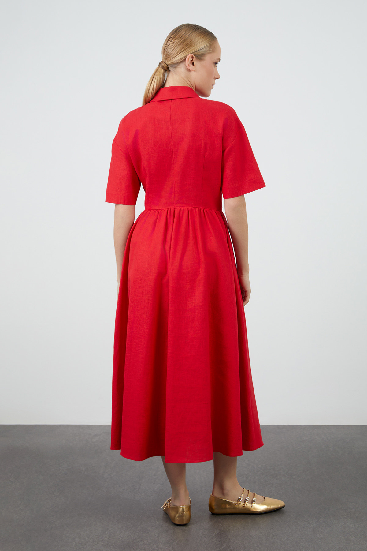 Gold Düğme Detaylı Maxi Boy Keten Elbise