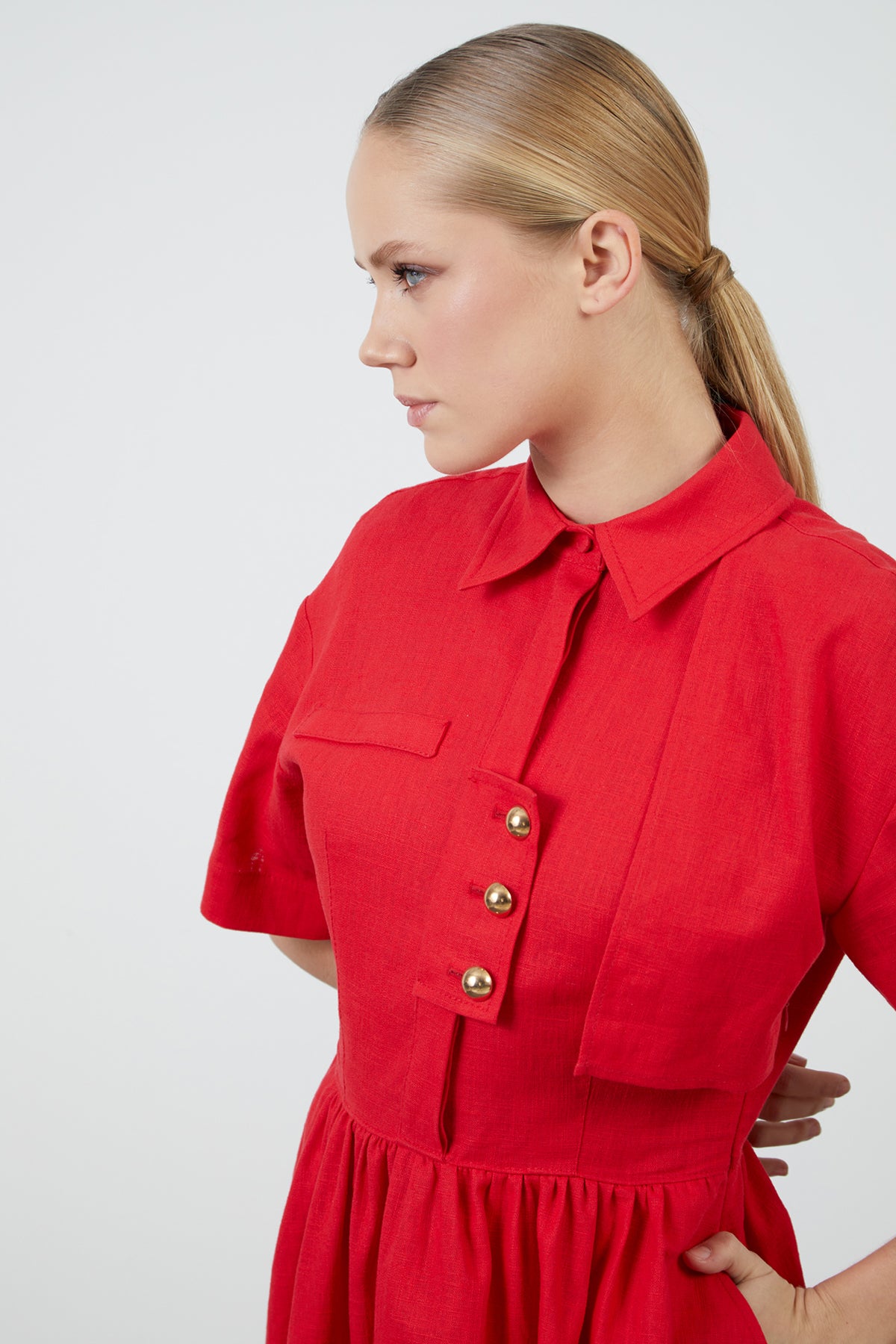 Gold Düğme Detaylı Midi Boy Keten Kırmızı Elbise