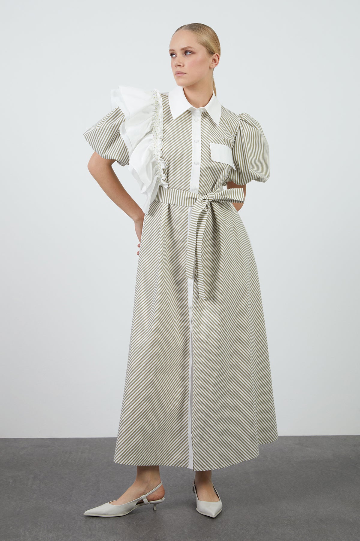 İşleme Detaylı Volanlı Poplin Uzun Elbise