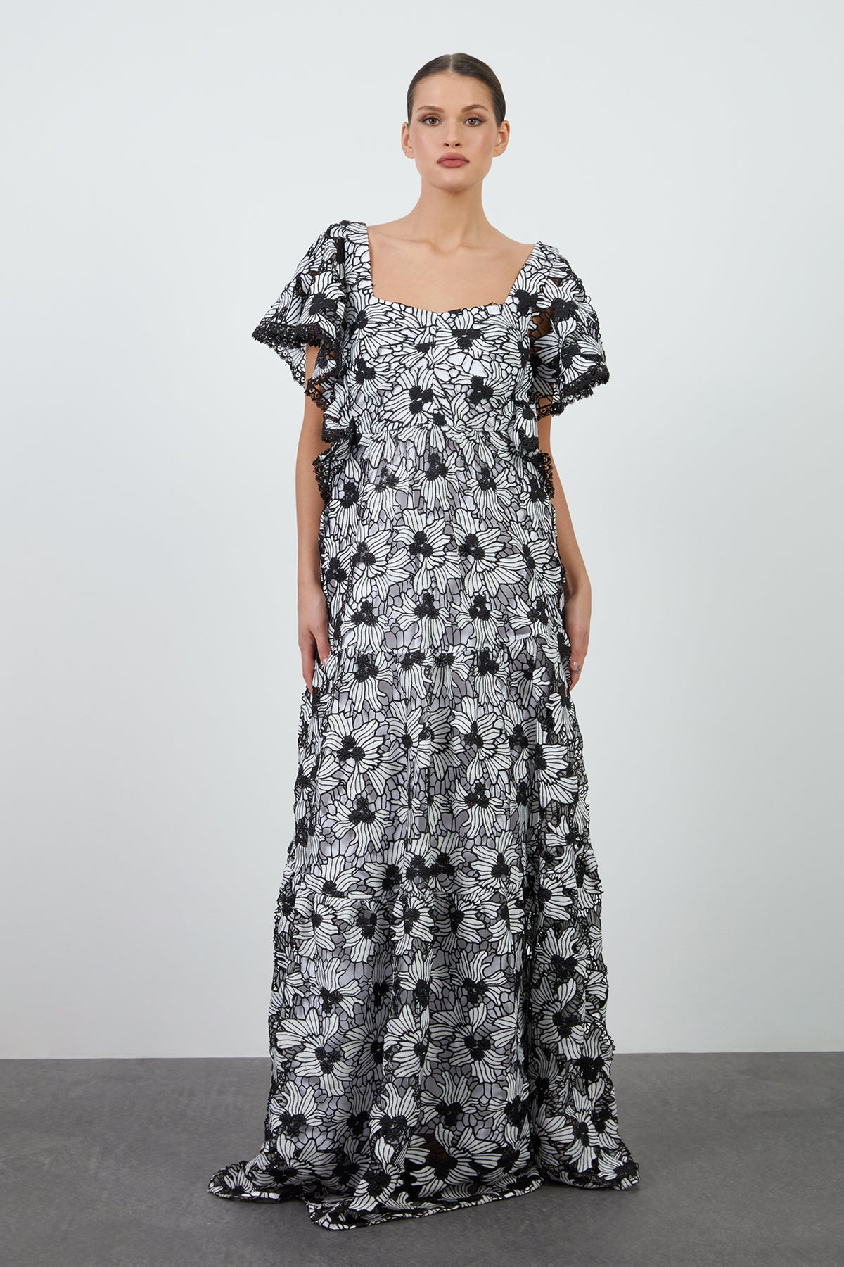 Volan Kollu Dantelli Uzun Elbise