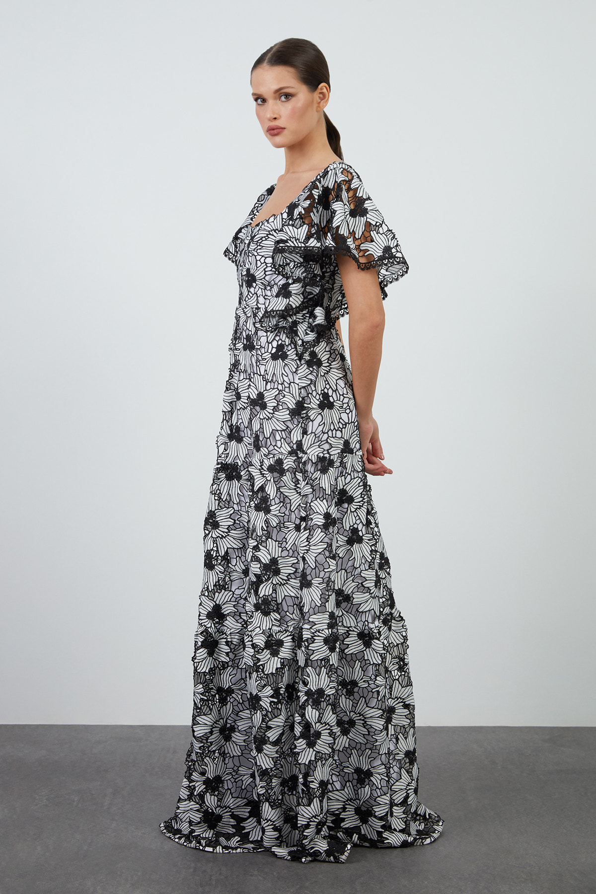 Volan Kollu Dantelli Uzun Elbise