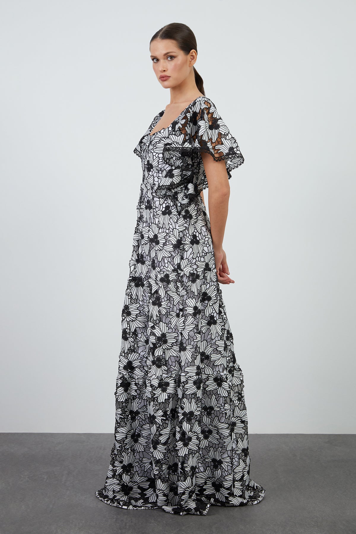 Volan Kollu Dantelli Uzun Elbise