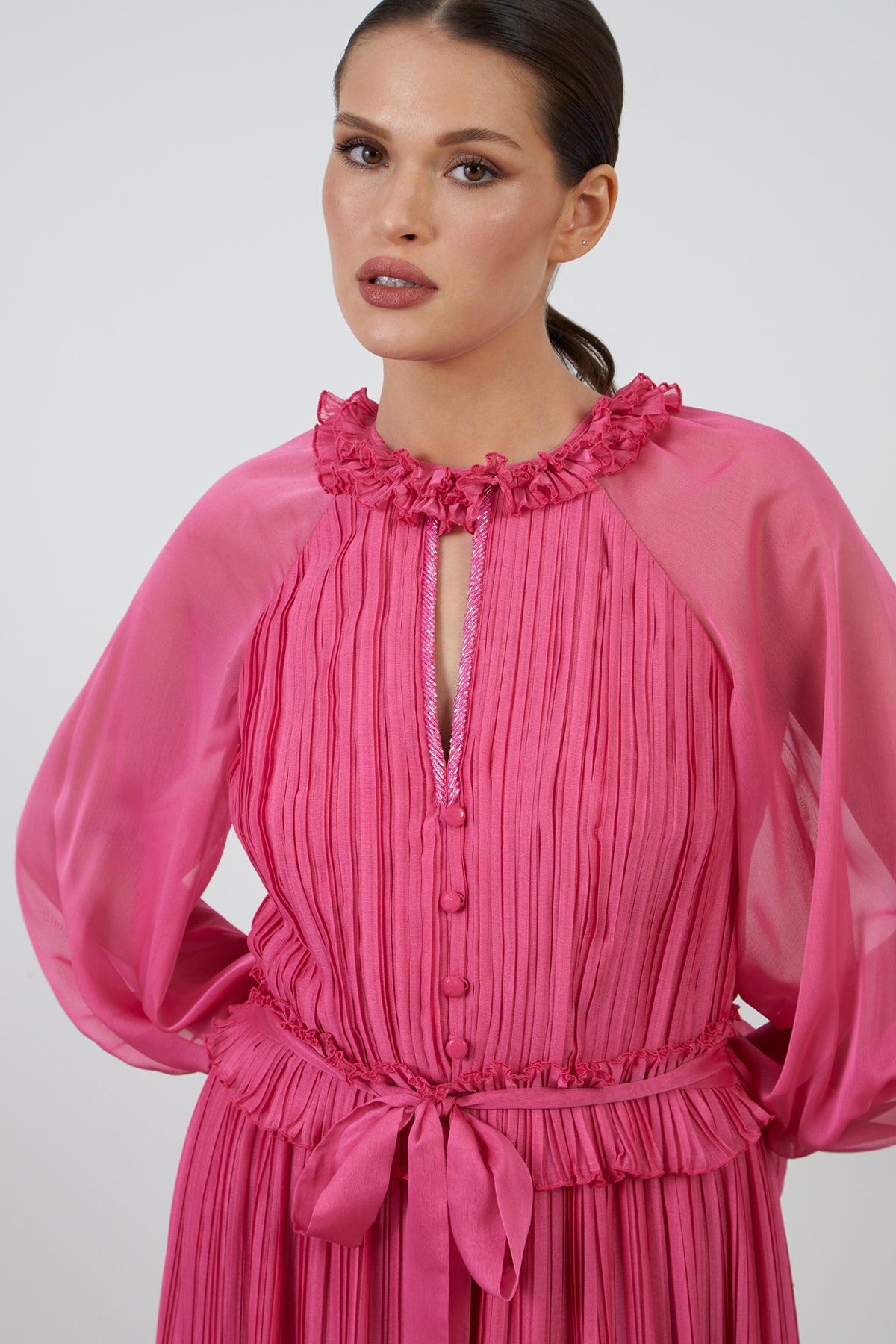 İşleme Detaylı Fırfırlı Piliseli Uzun Elbise