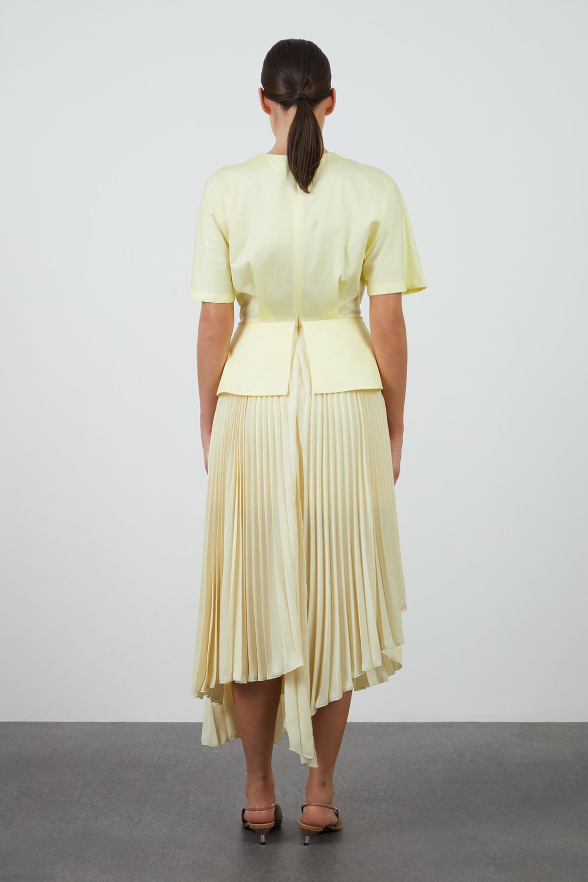 Zincir Detaylı Eteği Piliseli Midi Elbise