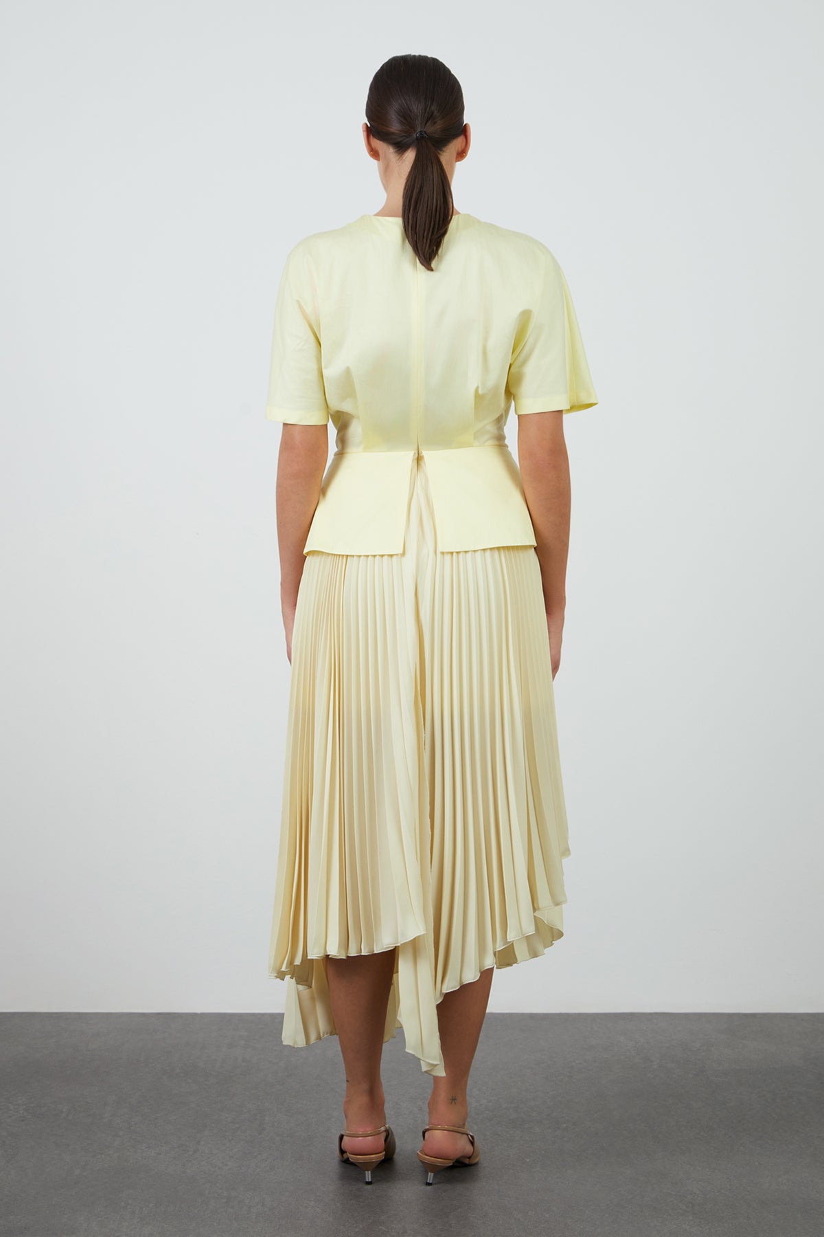 Zincir Detaylı Eteği Piliseli Midi Elbise