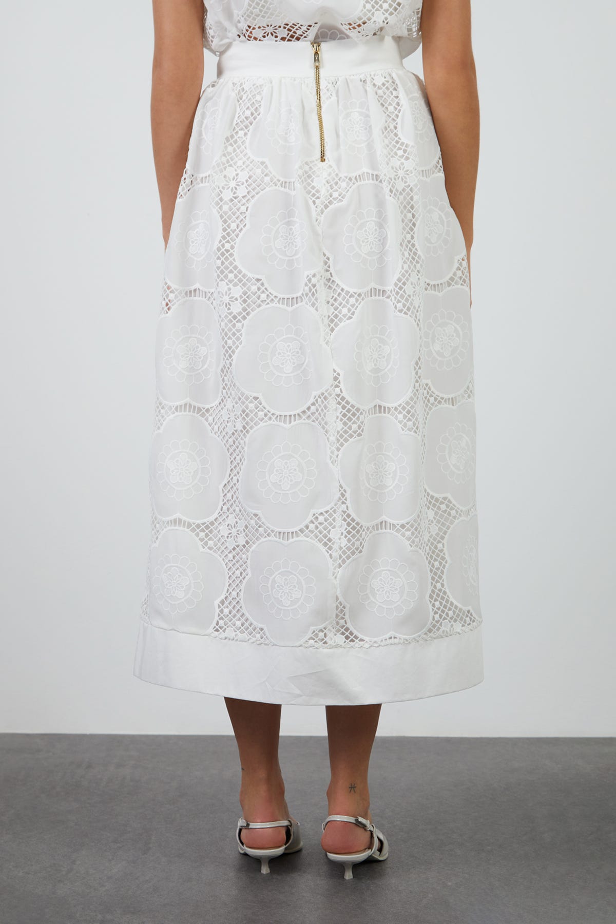 İçi Astarlı Dantelli Etek