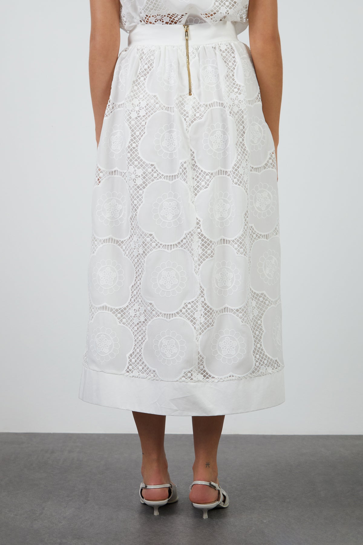 İçi Astarlı Dantelli Etek