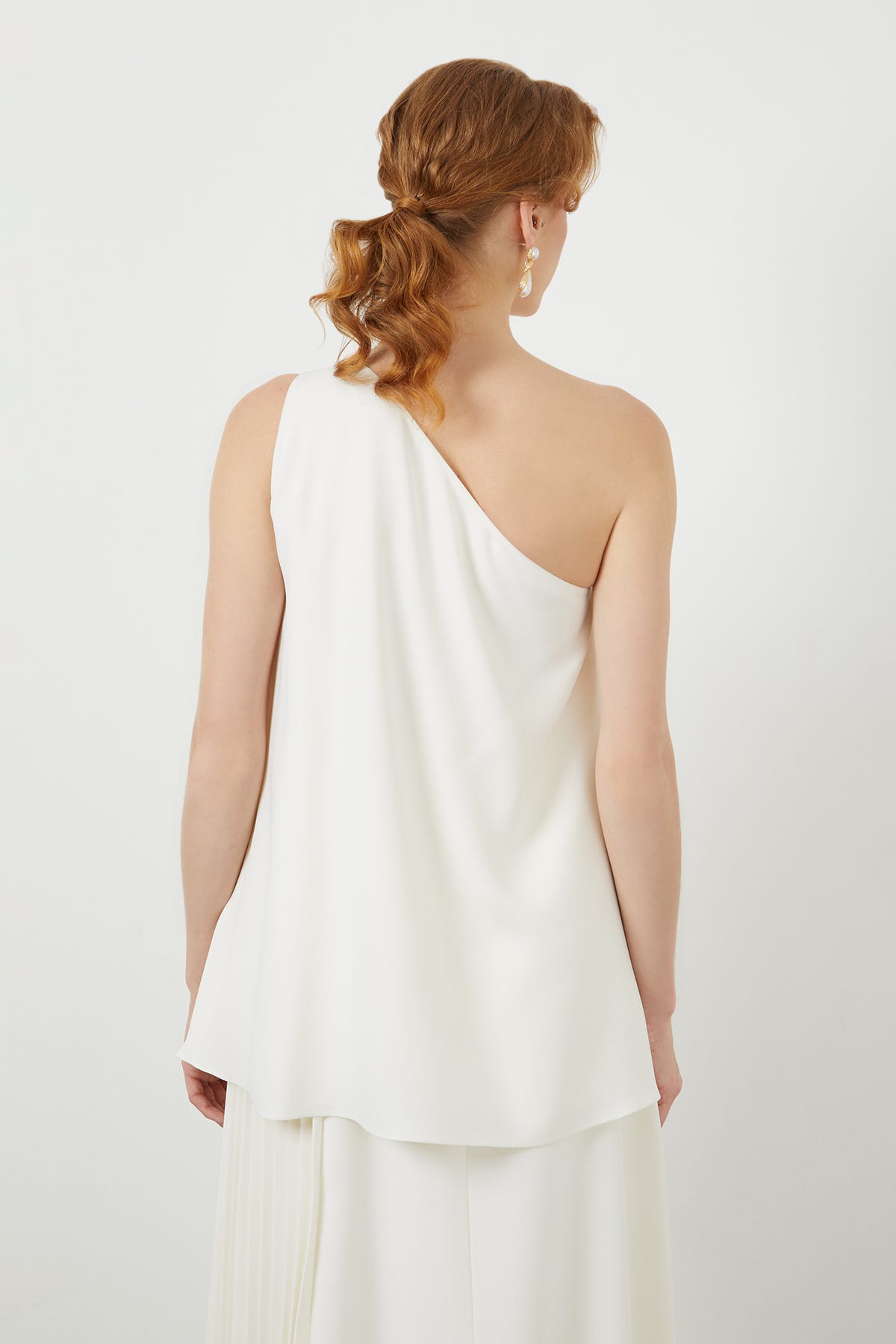 Tek Omuz Toka Detaylı Bluz