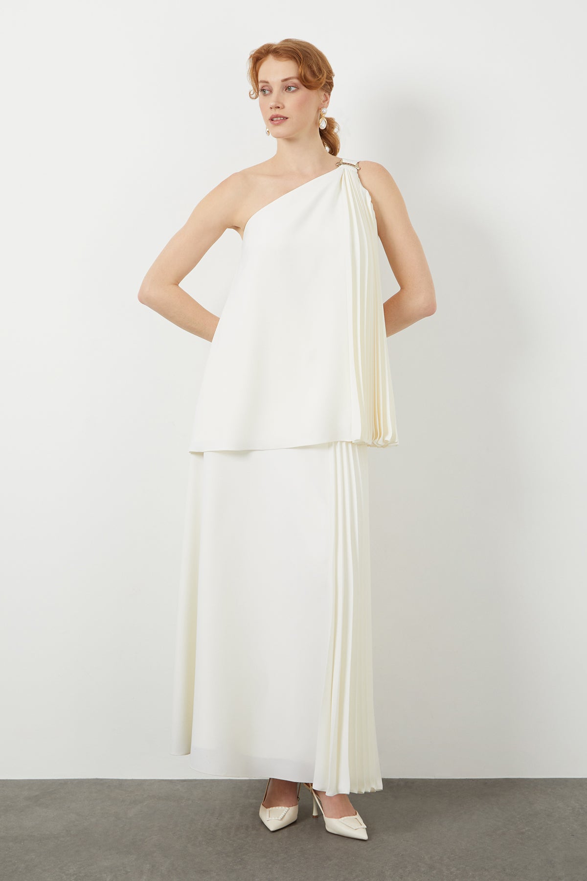 Tek Omuz Toka Detaylı Bluz