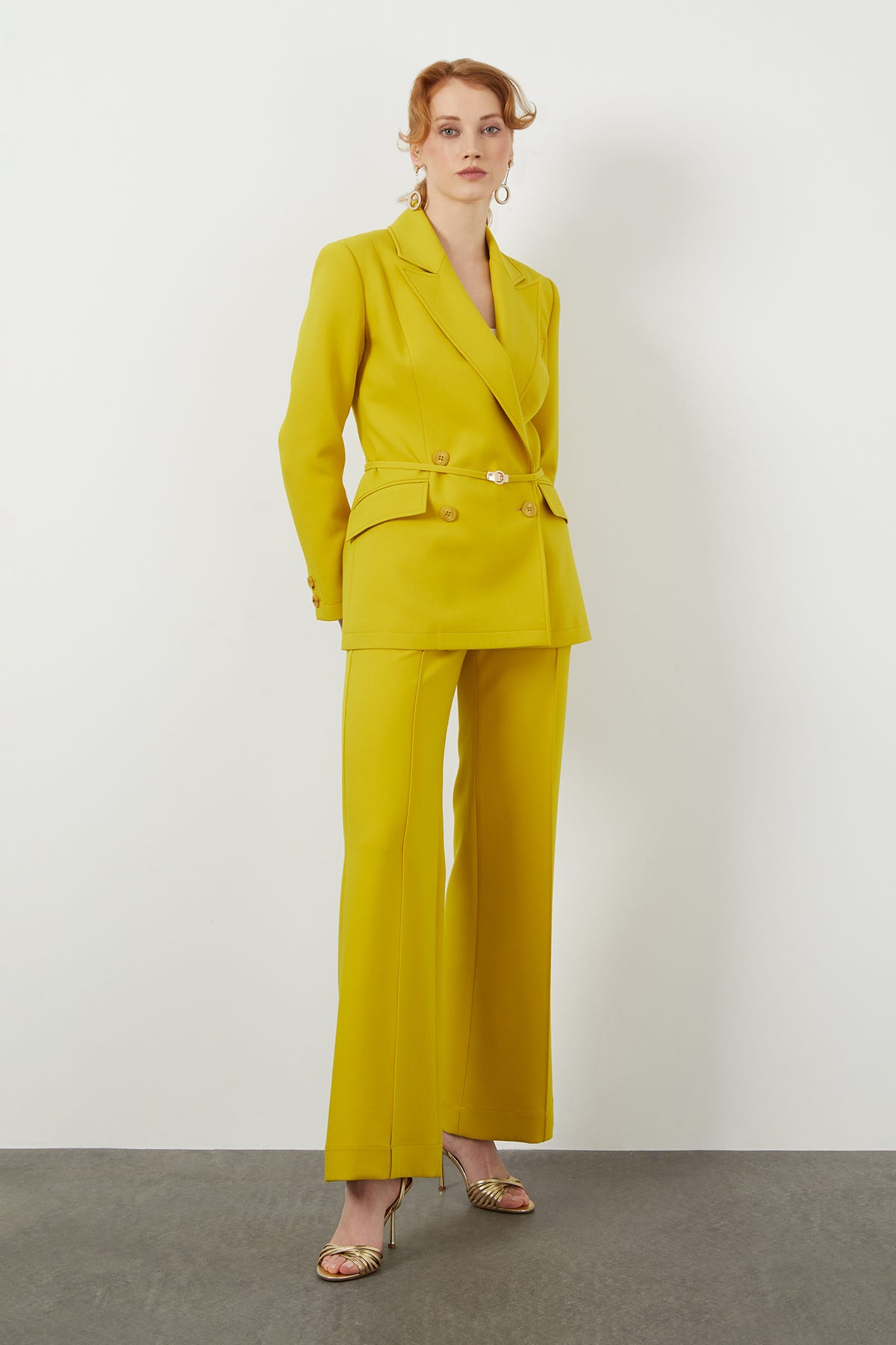 Kemer Detaylı Ceket