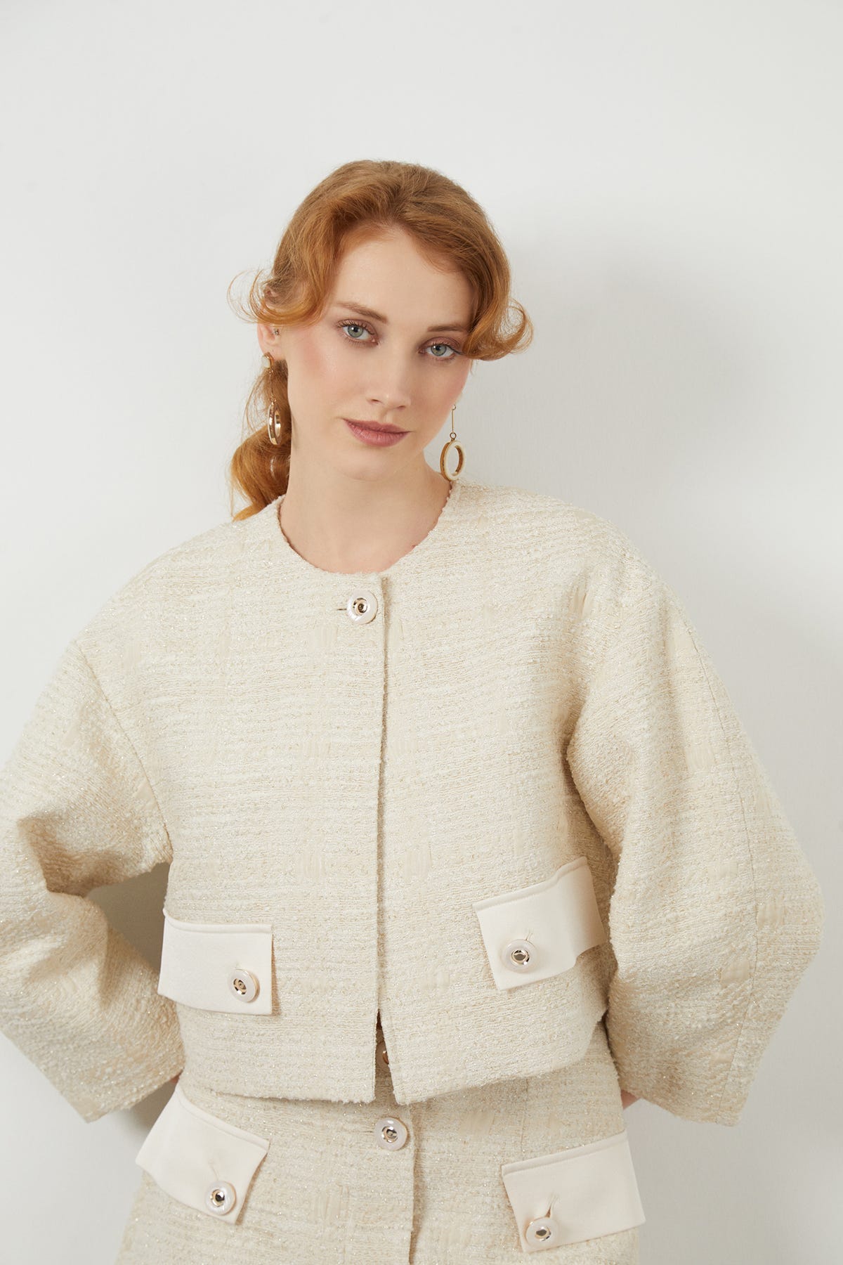 Düğme Detaylı Kısa Ceket