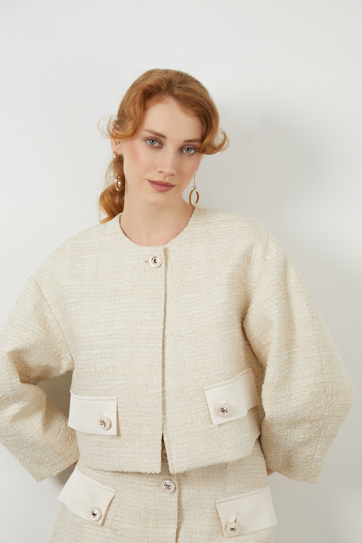 Düğme Detaylı Kısa Ceket