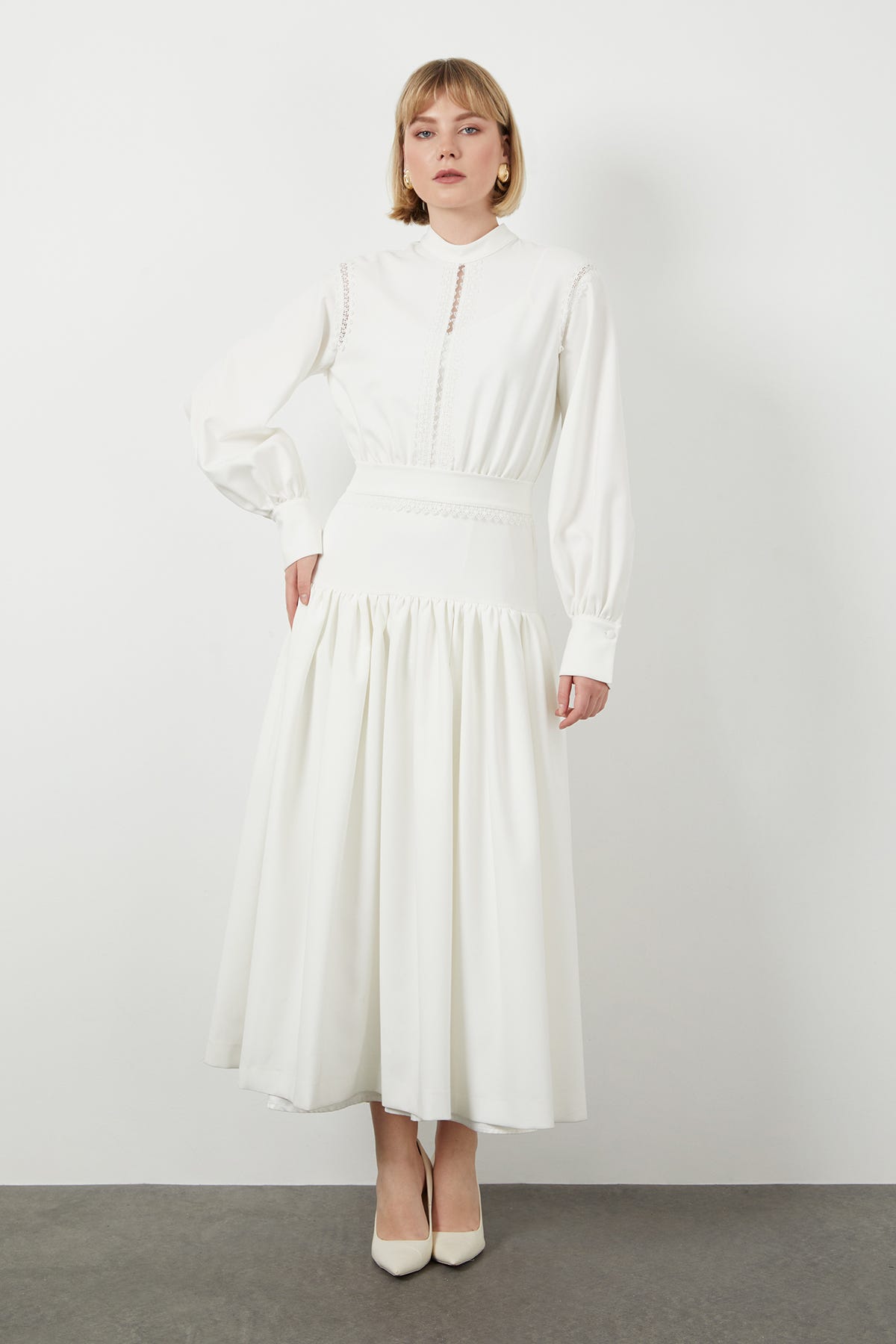 Dantel Şerit Detaylı İç Elbiseli Maxi Elbise