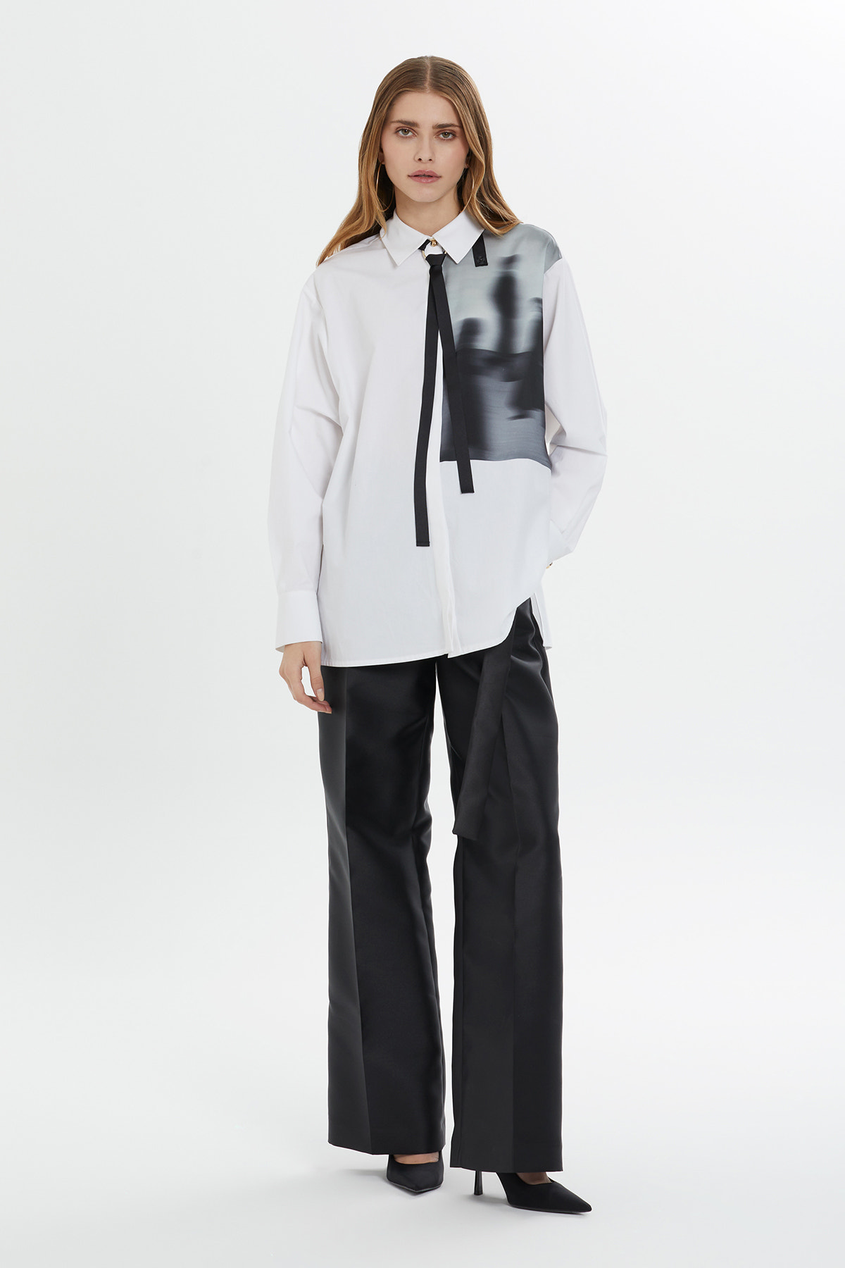 Sol Ön Kısmı Baskılı Yakası Şerit Detaylı Klasik Gömlek