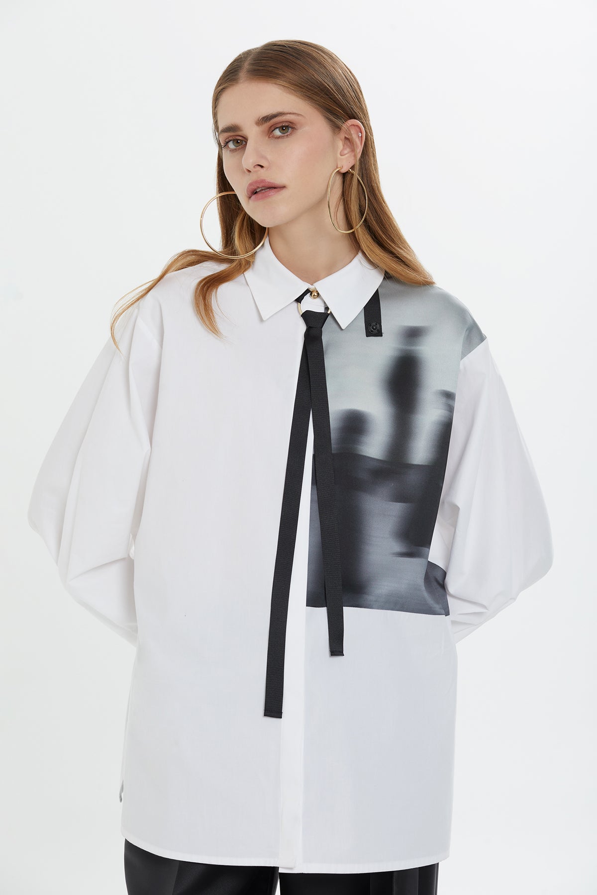 Sol Ön Kısmı Baskılı Yakası Şerit Detaylı Klasik Gömlek