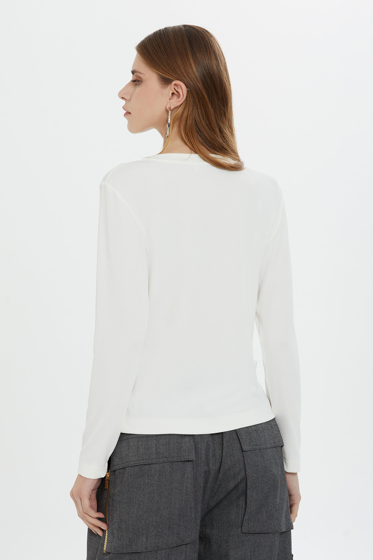 Çıtçıt Kapamalı Ucu Yuvalı İşlemeli Uzun Kollu T-Shirt