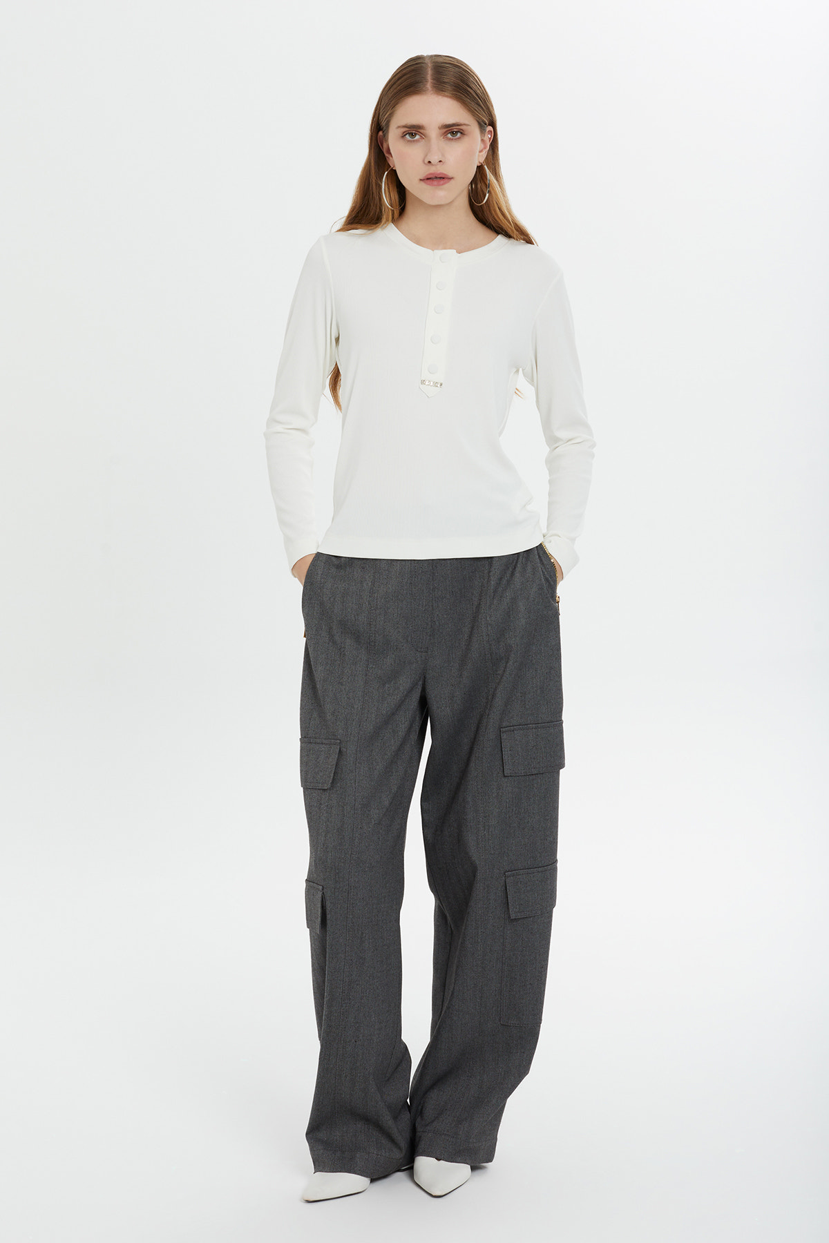 Çıtçıt Kapamalı Ucu Yuvalı İşlemeli Uzun Kollu T-Shirt