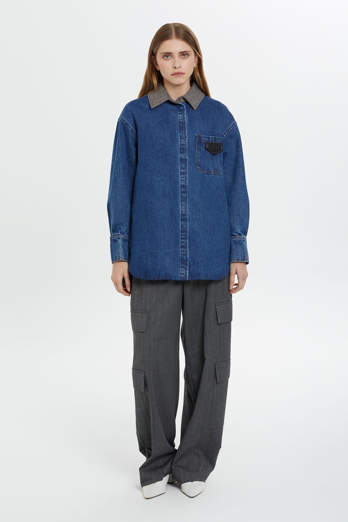 Kontrast Yaka Detaylı Kot Gömlek