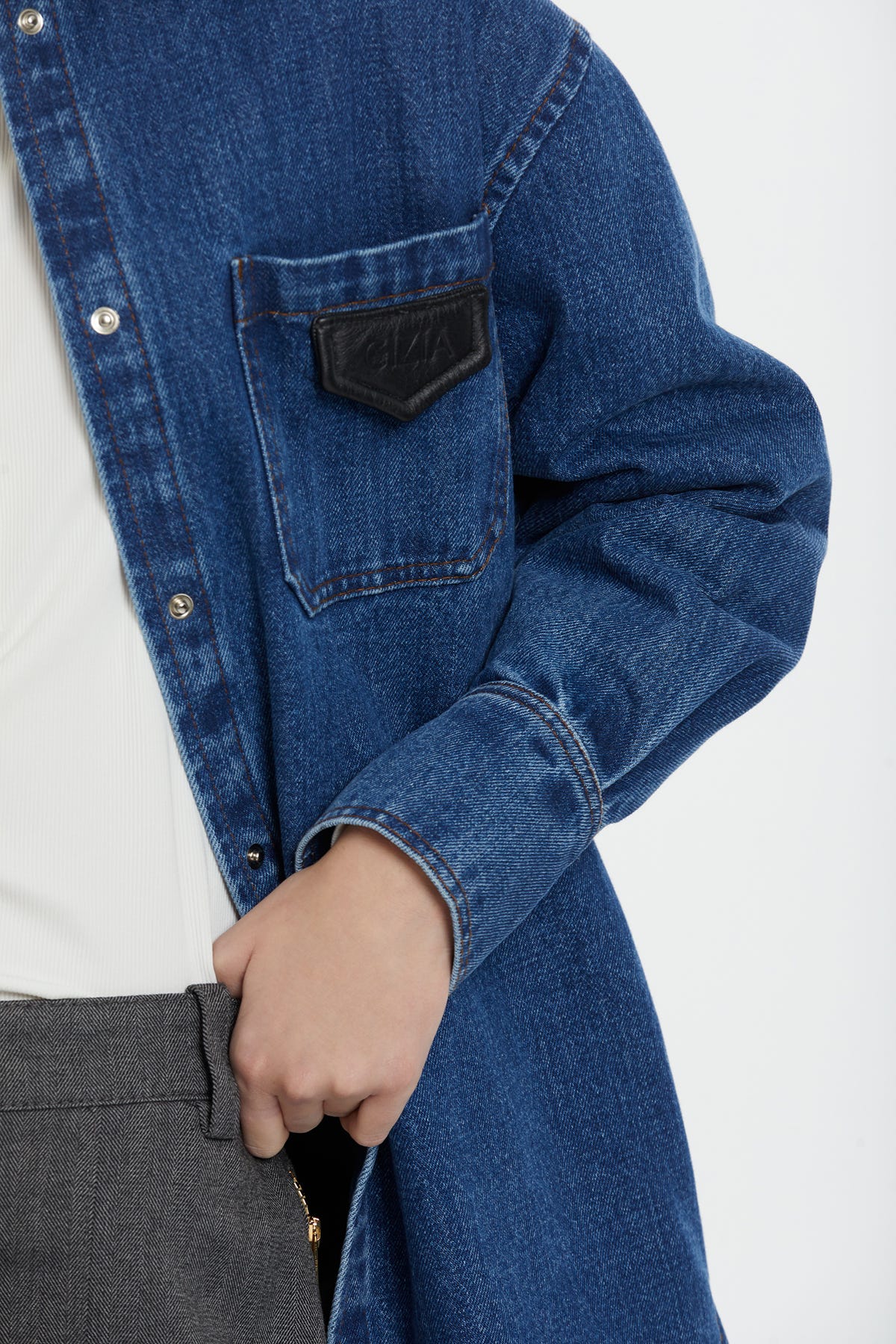 Kontrast Yaka Detaylı Lacivert Denim Gömlek