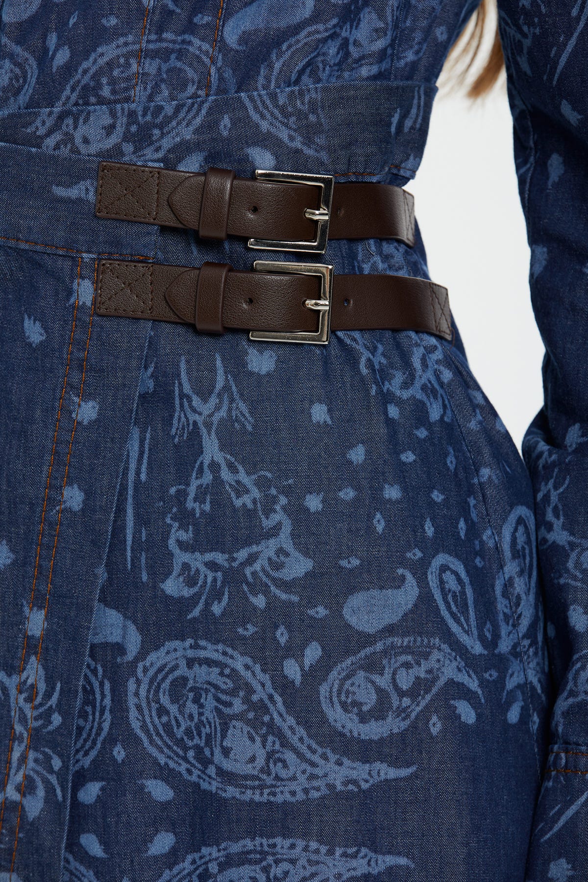 Desenli Yırtmaçlı Denim Midi Elbise