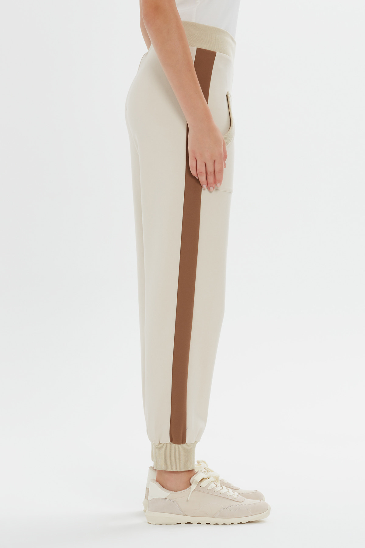 Şerit Ddetaylı Paçaları Lastikli Eşofman Altı