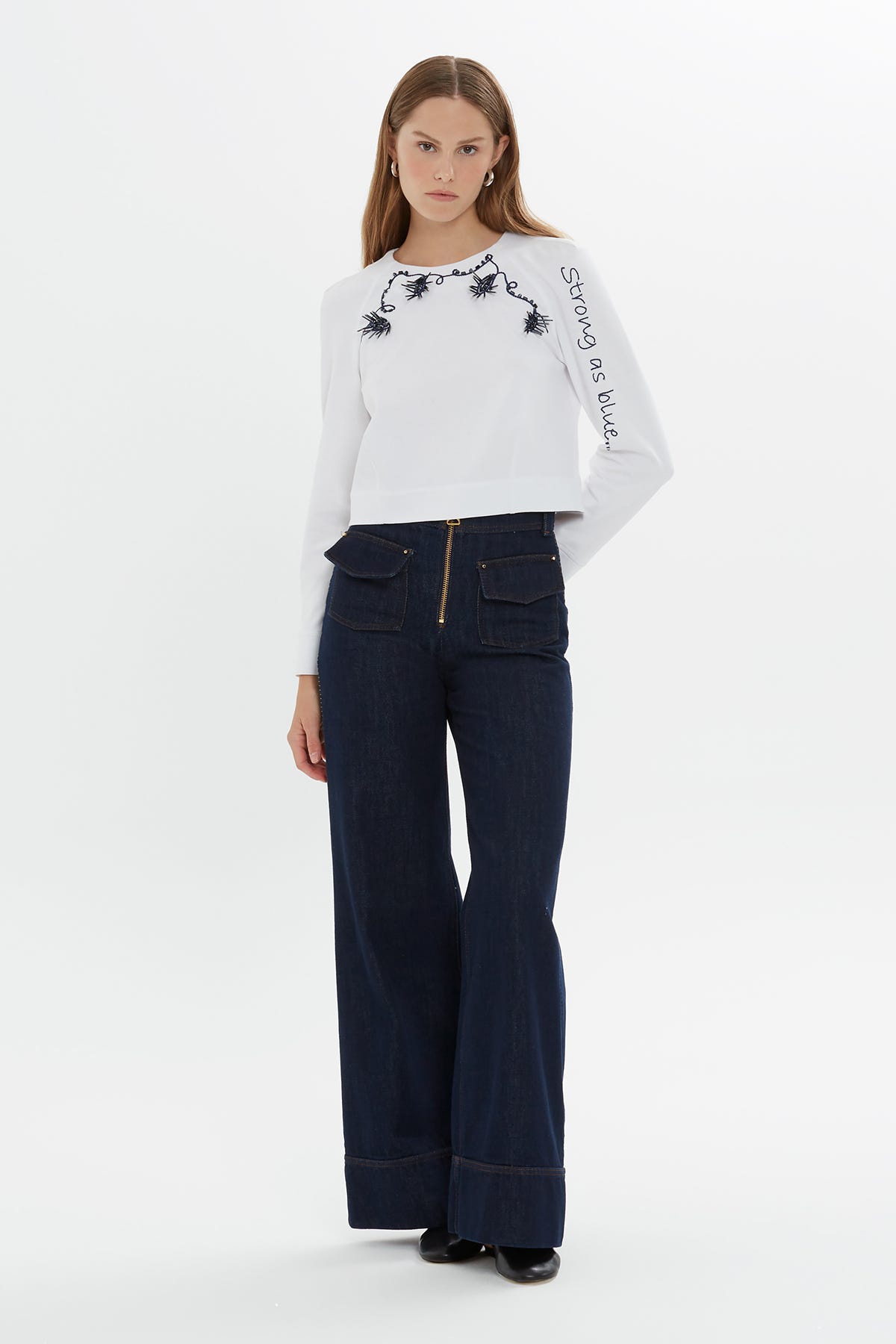 Yaka Ve Koları Nakışlı Boncuk İşlemeli Uzun Kollu T-Shirt