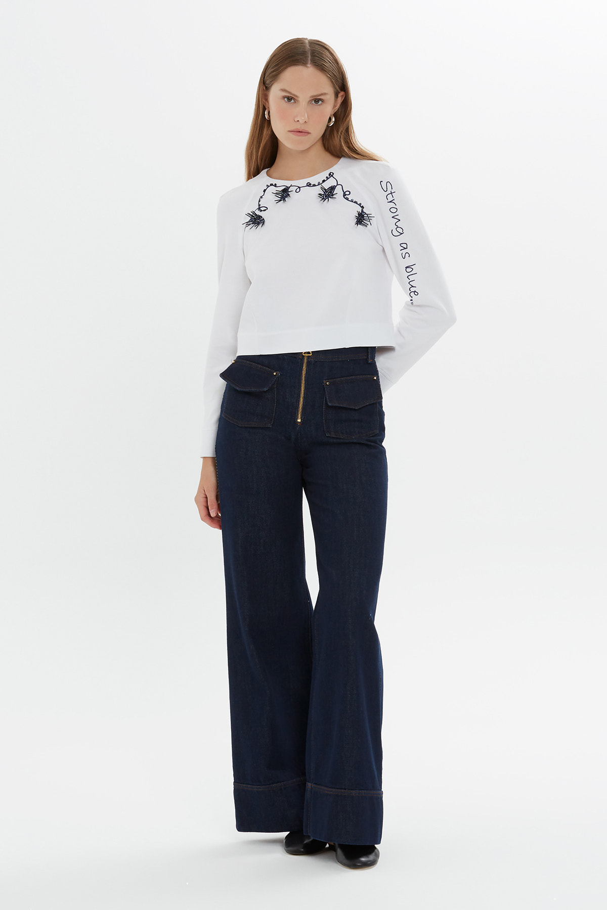 Yaka Ve Koları Nakışlı Boncuk İşlemeli Uzun Kollu T-Shirt