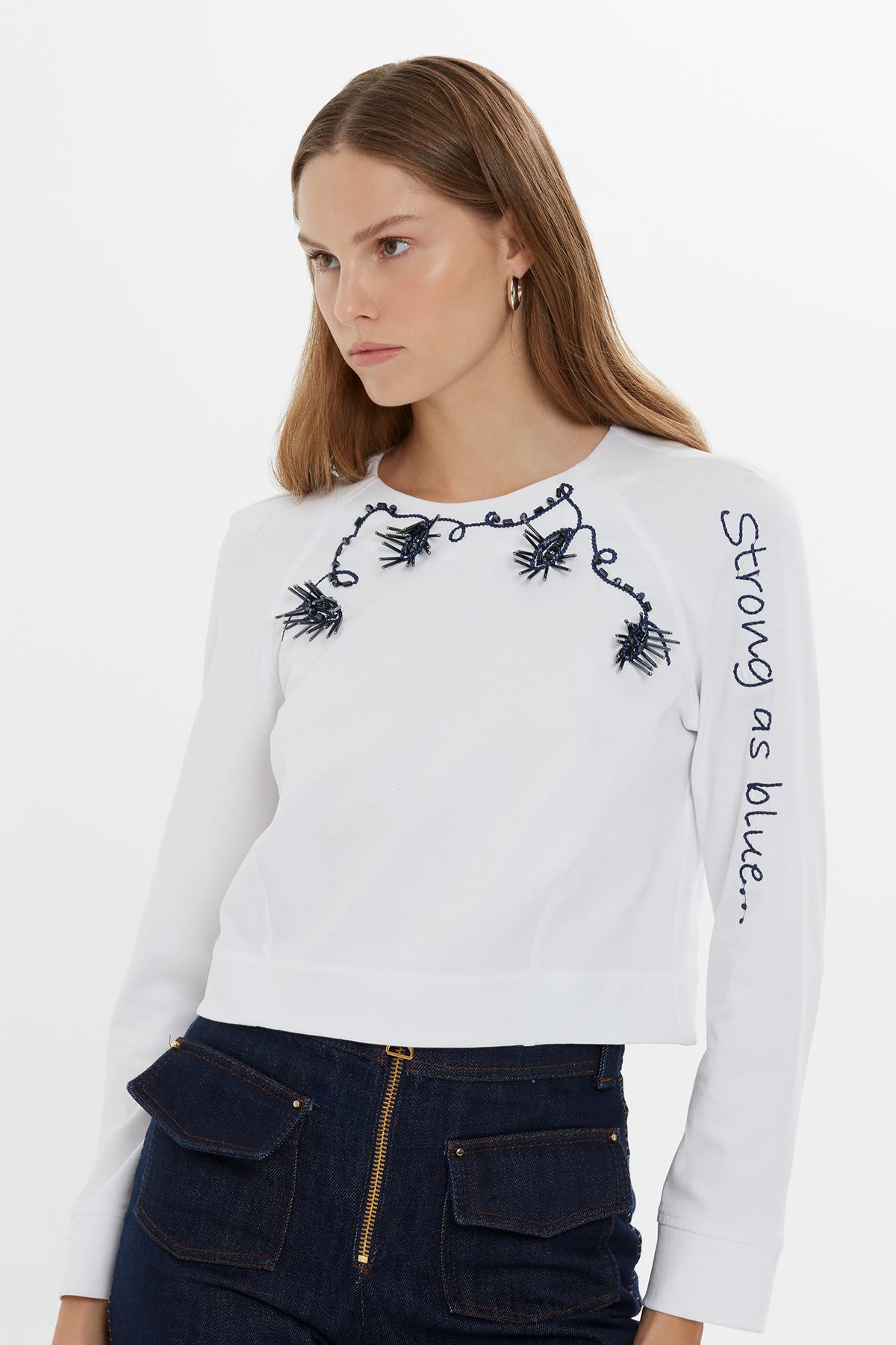 Yaka Ve Koları Nakışlı Boncuk İşlemeli Uzun Kollu T-Shirt