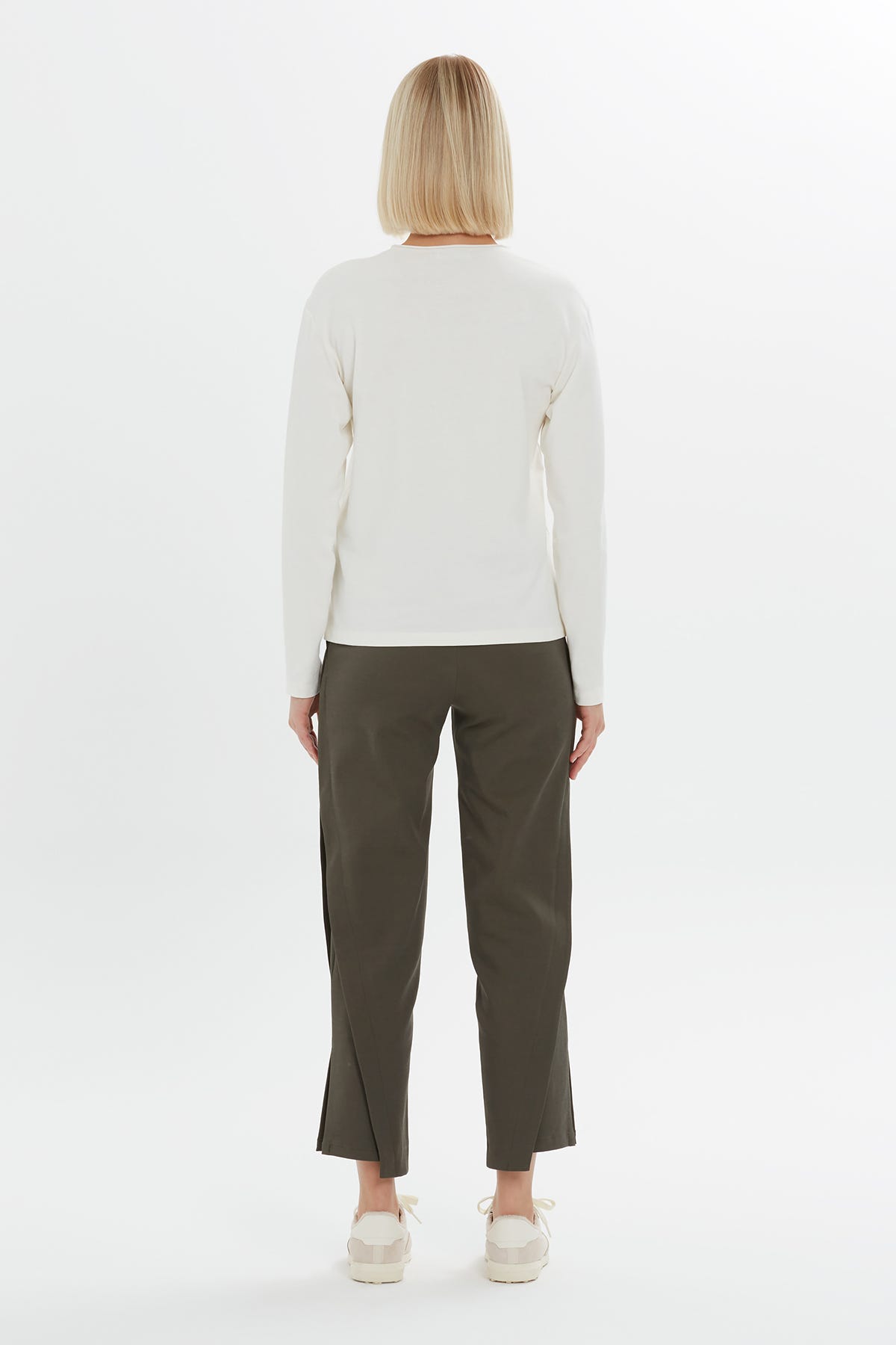 Kelebek Detaylı Uzun Kollu Bluz