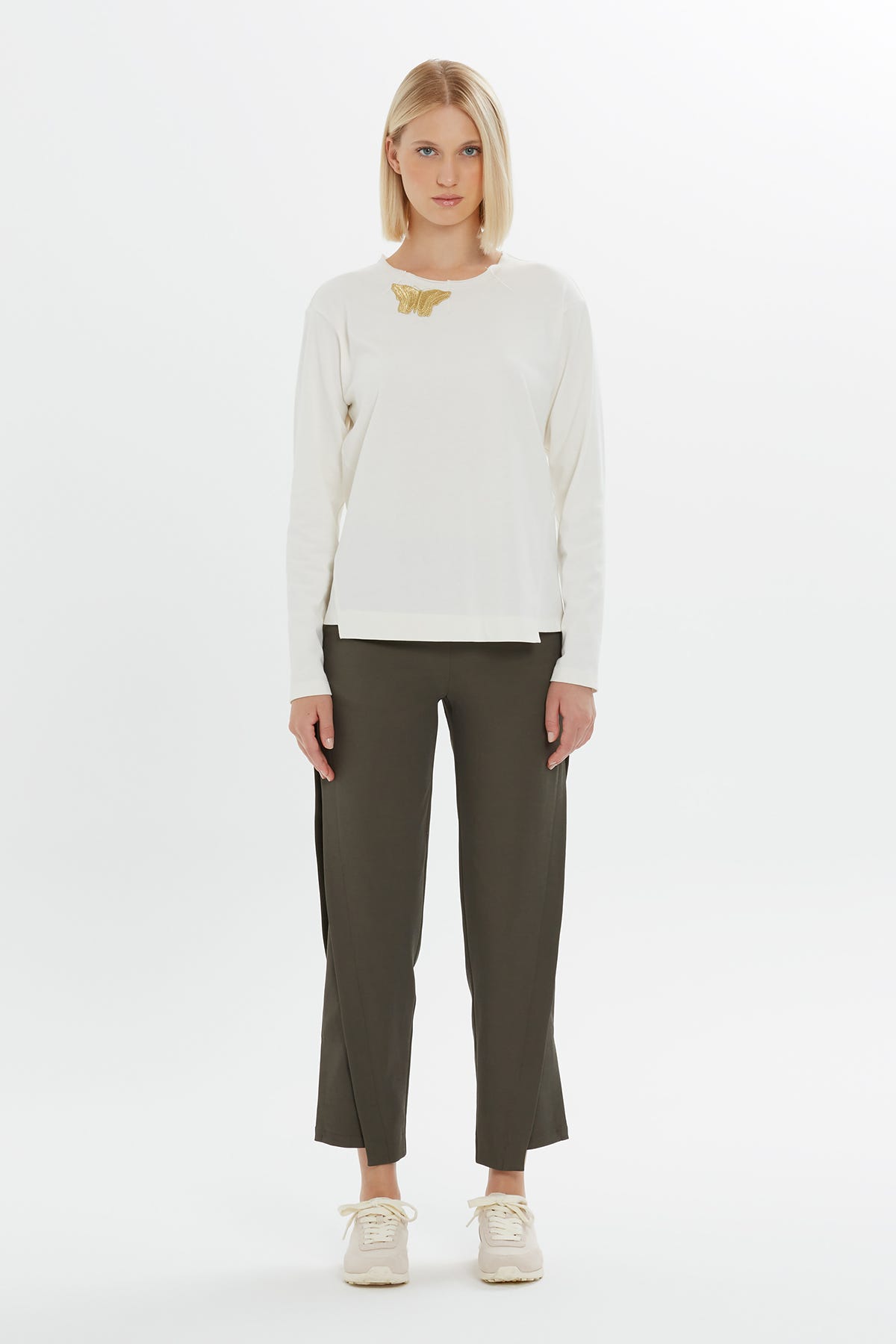 Kelebek Detaylı Uzun Kollu Bluz