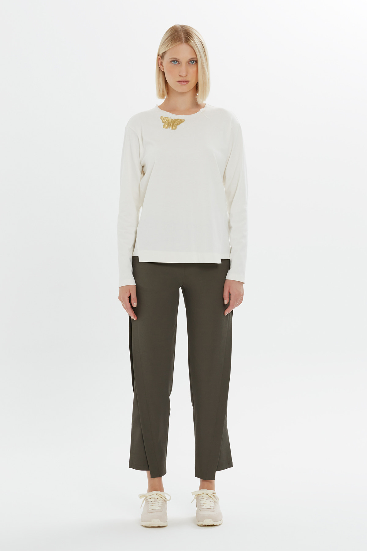 Kelebek Detaylı Uzun Kollu Bluz