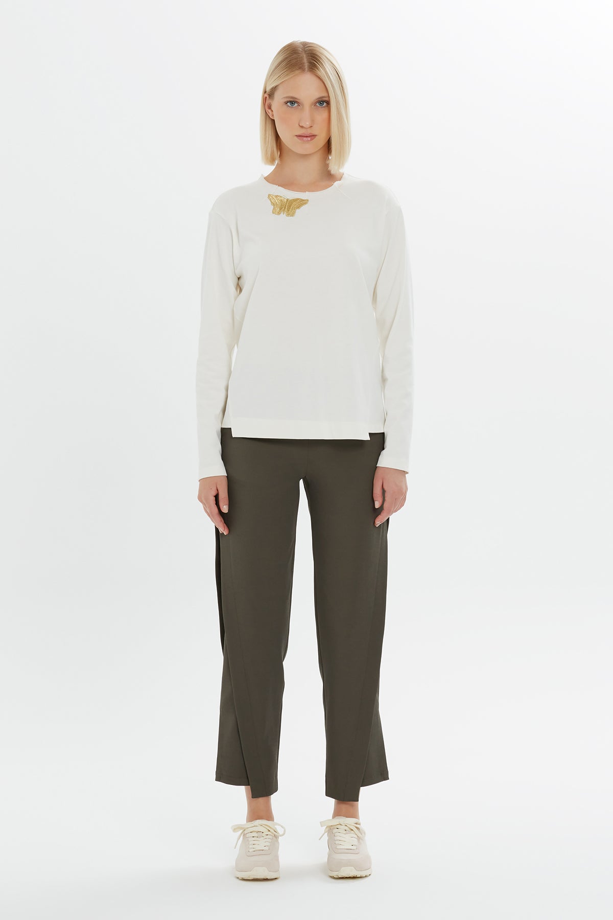 Kelebek Detaylı Uzun Kollu Bluz